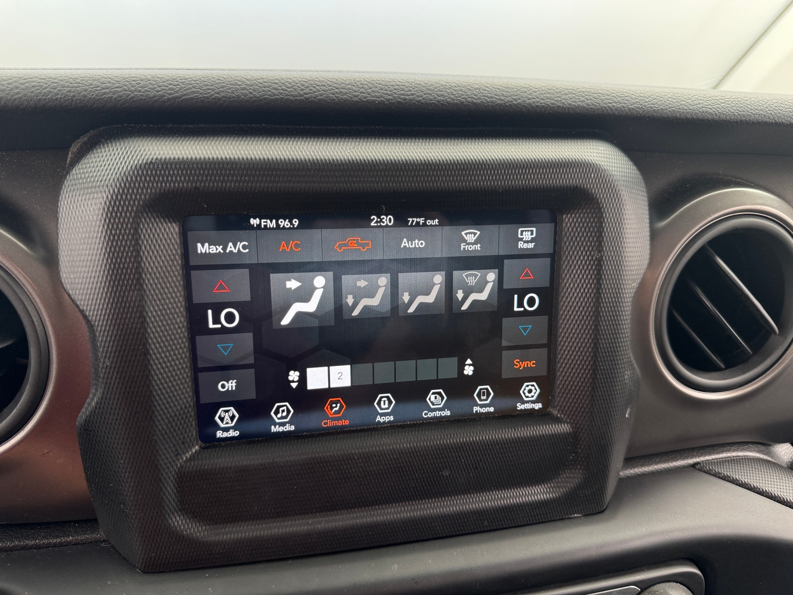Thumbnail: 2021 Jeep Gladiator - 4