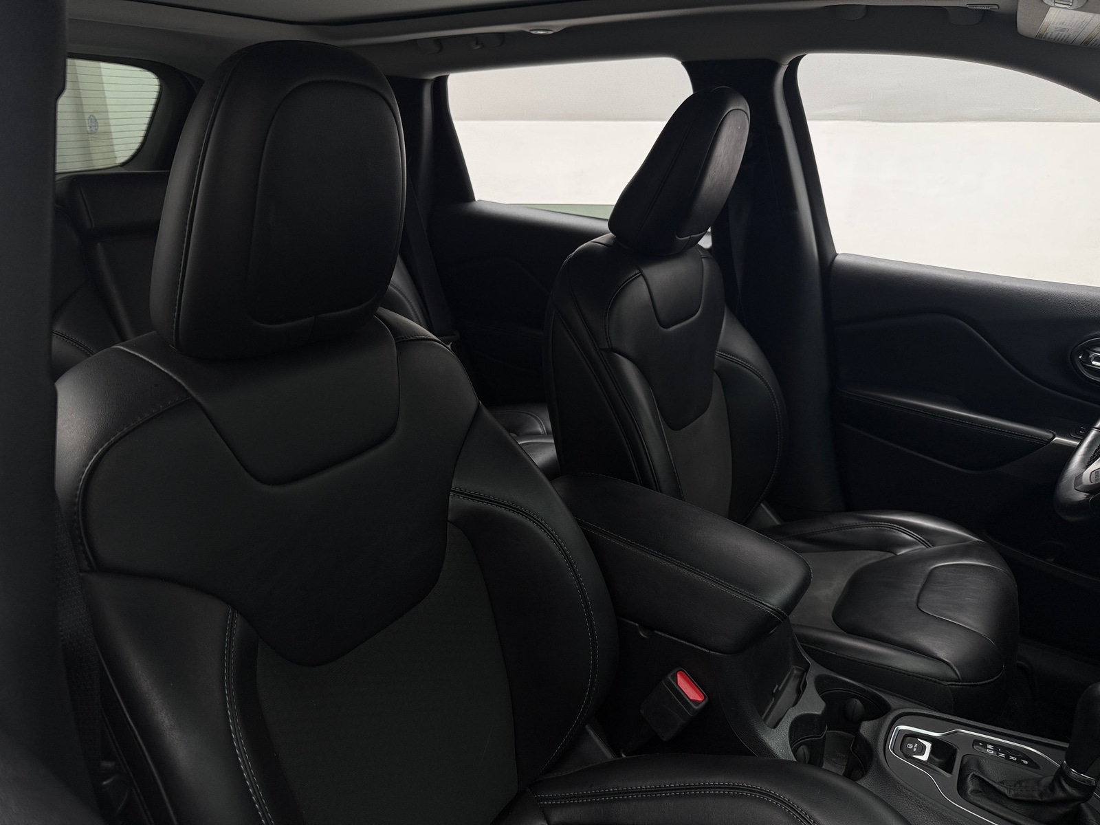 Thumbnail: 2019 Jeep Cherokee - 2