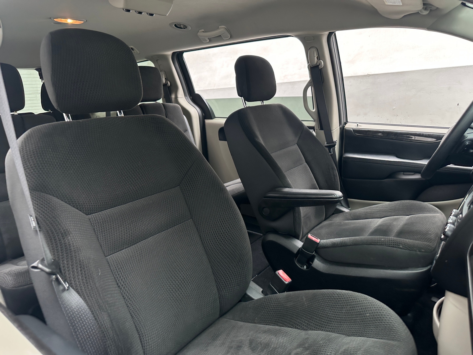 Thumbnail: 2018 Dodge Grand Caravan - 2