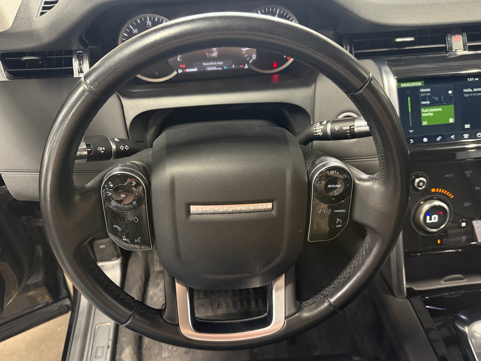 Thumbnail: 2020 Land Rover Discovery Sport - 4