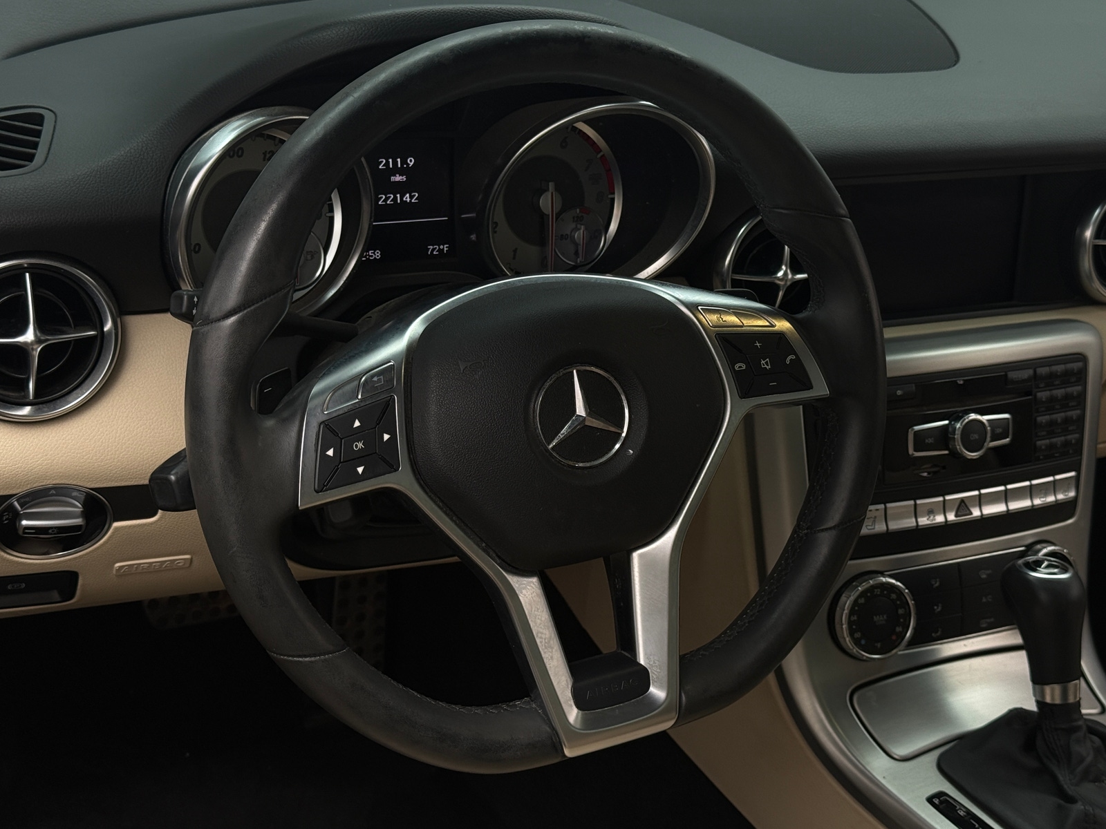 Thumbnail: 2012 Mercedes-Benz SLK - 4