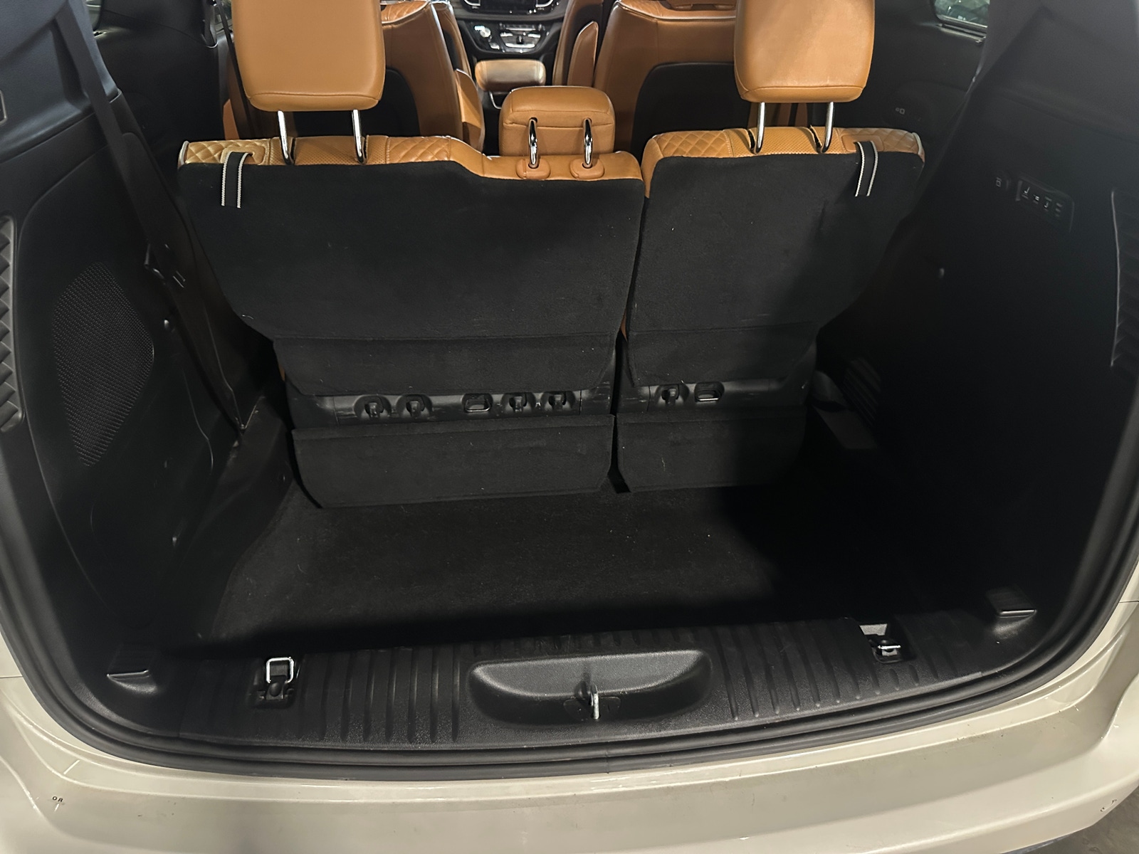 Thumbnail: 2021 Chrysler Pacifica - 6