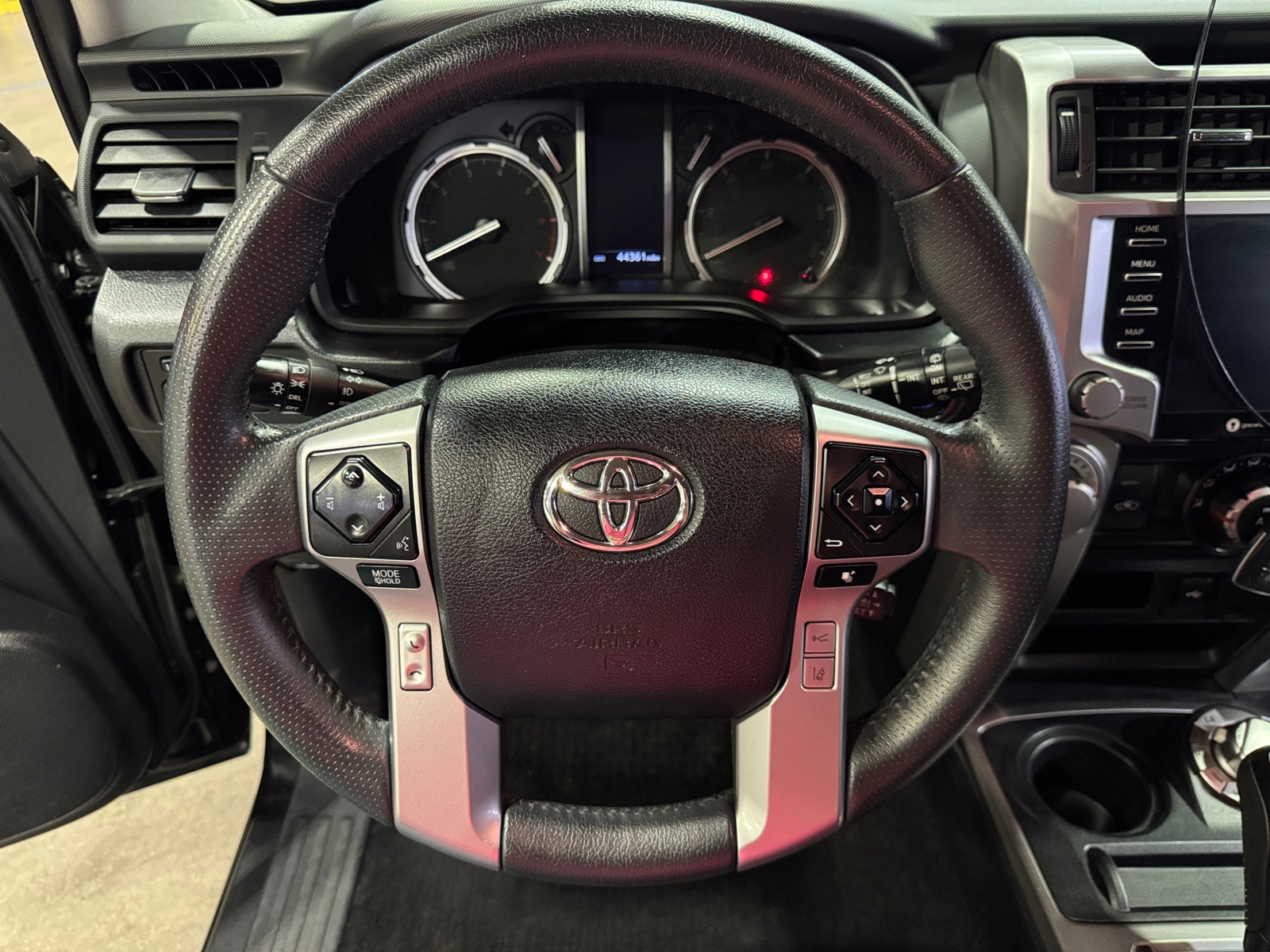 Thumbnail: 2022 Toyota 4Runner - 4