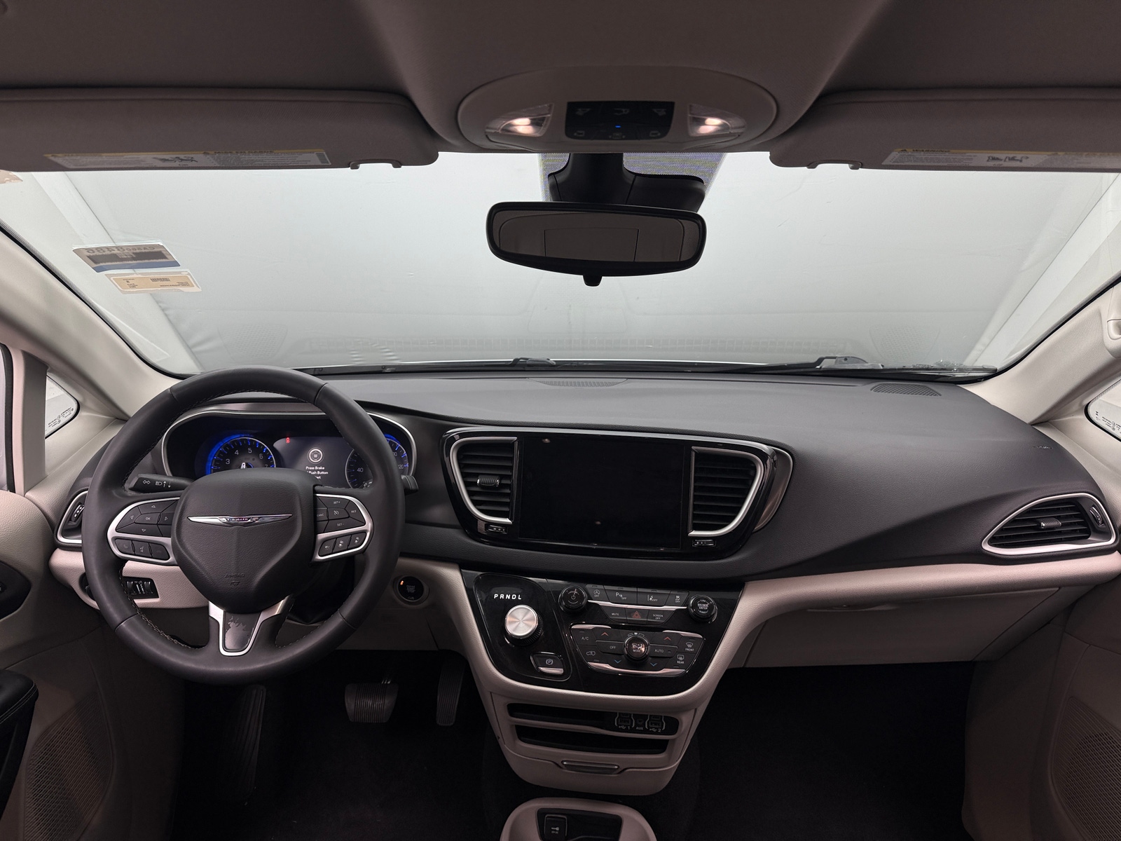 Thumbnail: 2024 Chrysler Pacifica - 3
