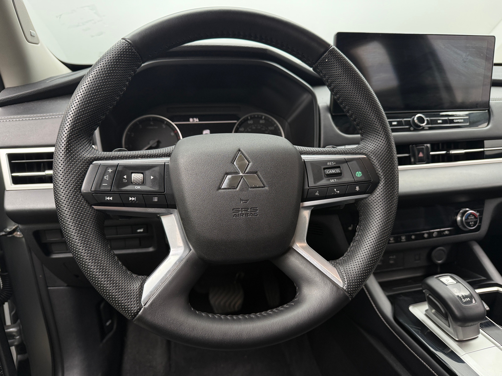 Thumbnail: 2025 Mitsubishi Outlander - 4