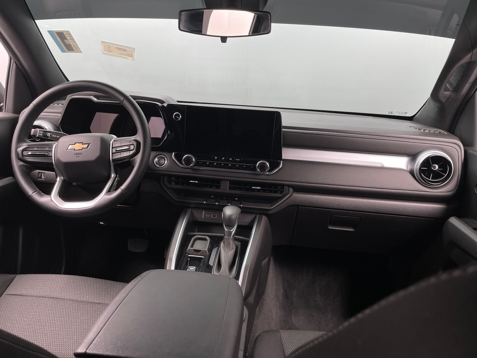 Thumbnail: 2023 Chevrolet Colorado - 3
