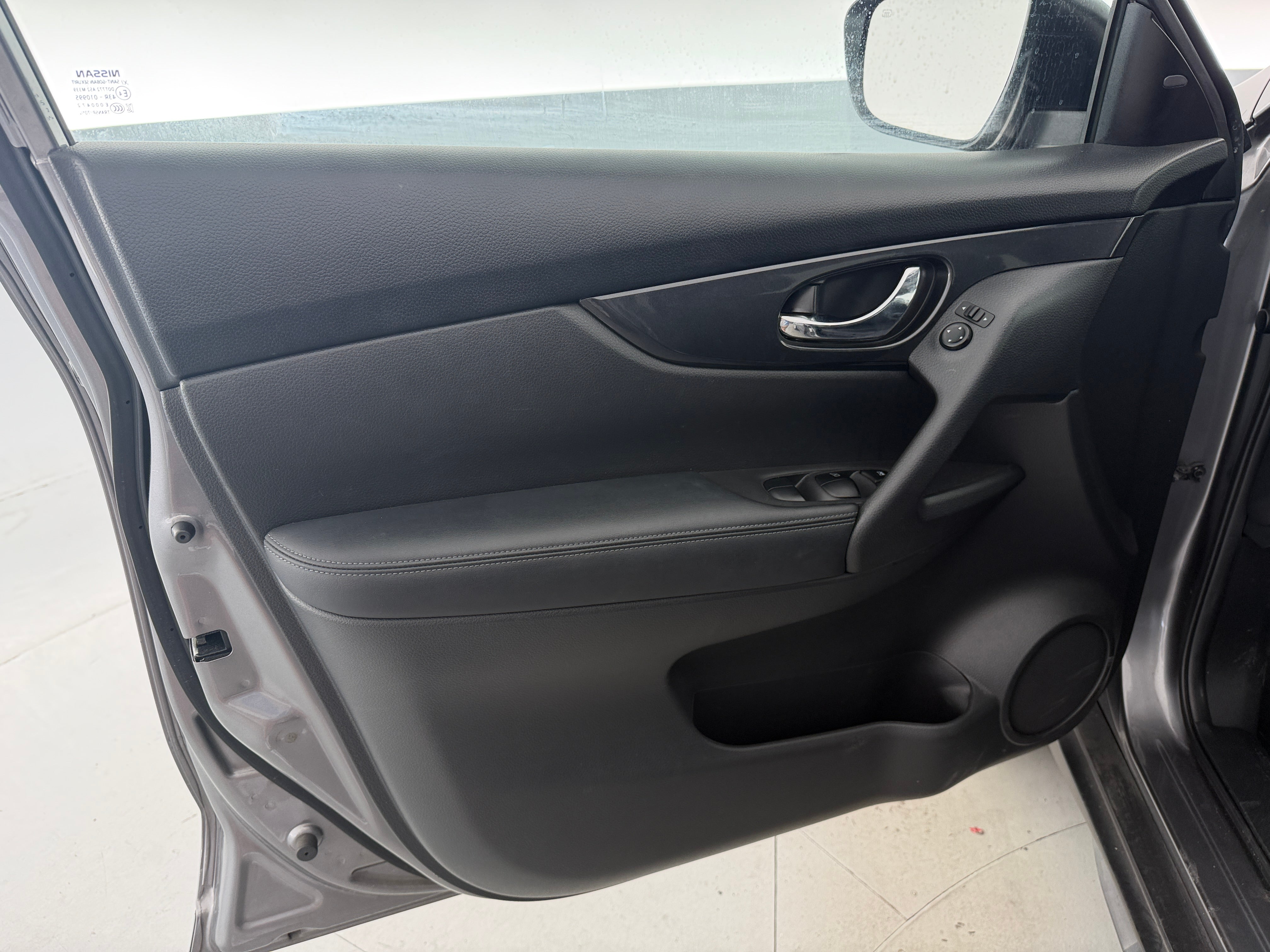 Used 2019 Nissan Rogue SV with VIN KNMAT2MV3KP558674 for sale in Pewaukee, WI
