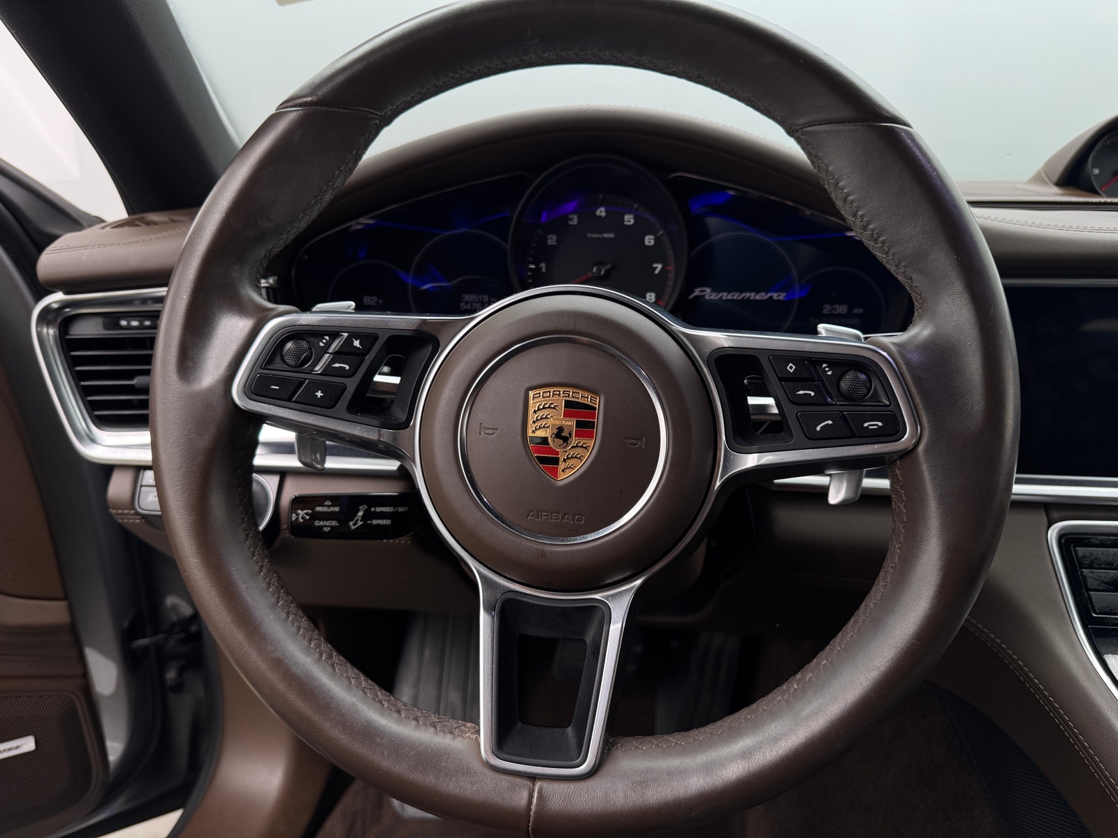 Thumbnail: 2018 Porsche Panamera - 4