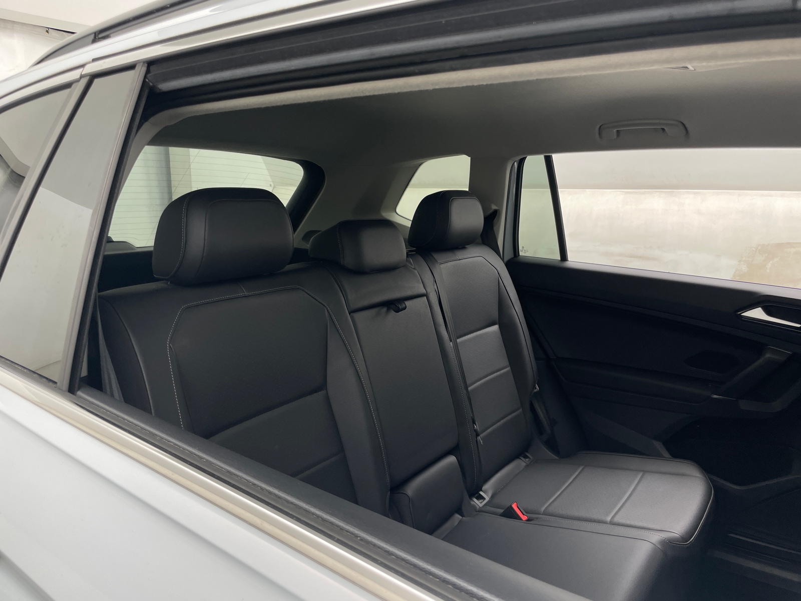 Thumbnail: 2018 Volkswagen Tiguan - 5