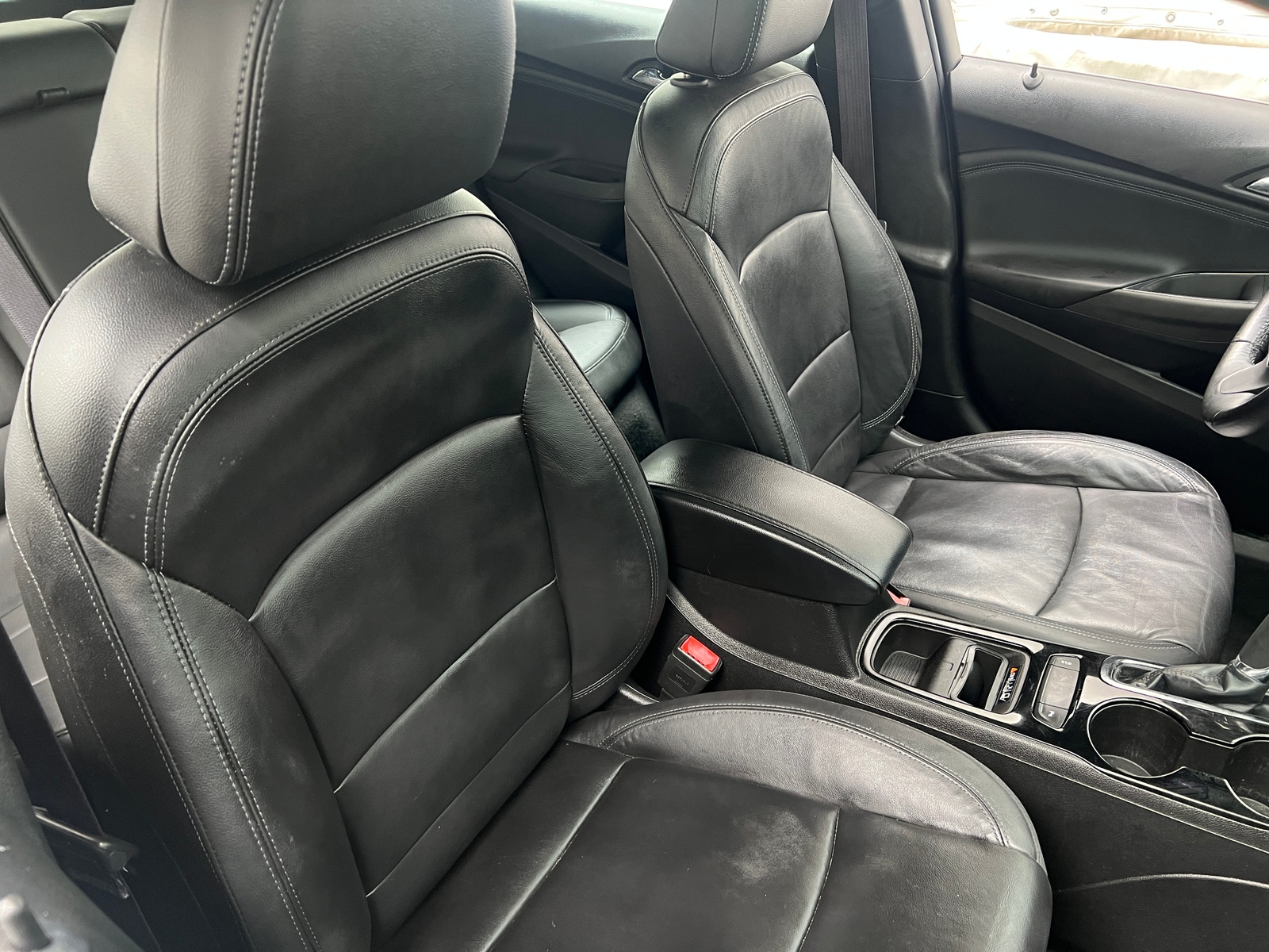 Thumbnail: 2017 Chevrolet Cruze - 2