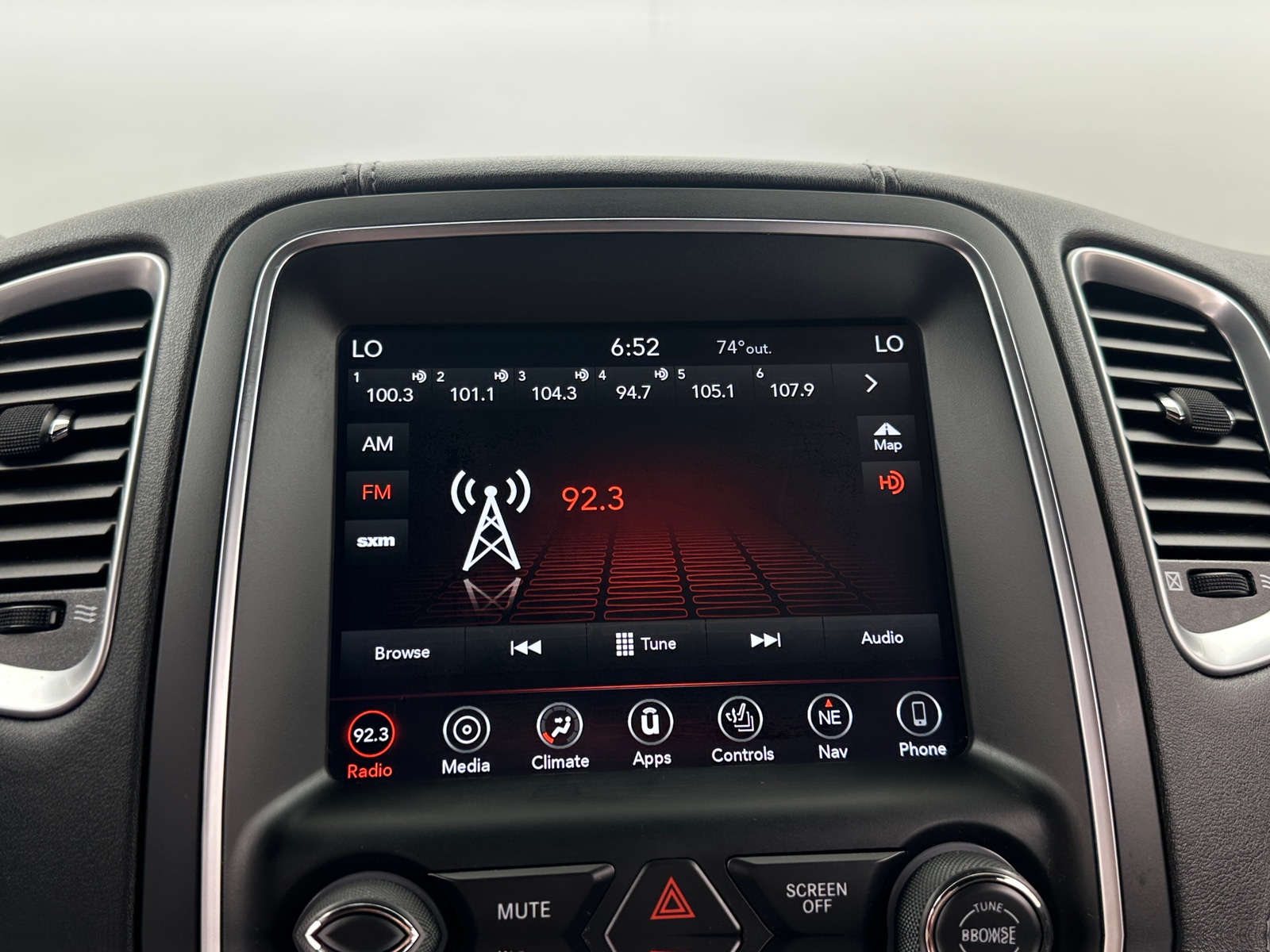 Thumbnail: 2019 Dodge Durango - 3