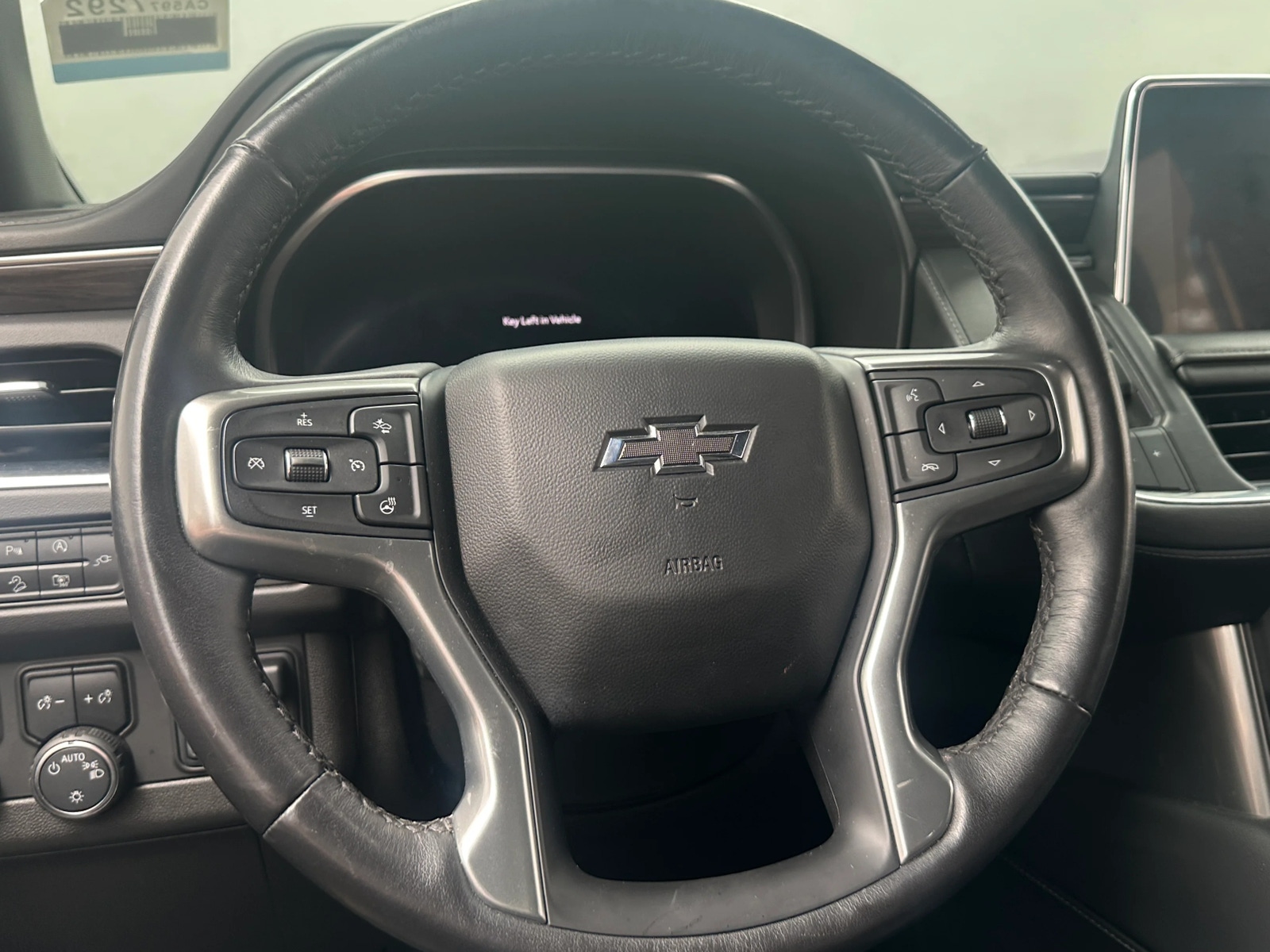Thumbnail: 2022 Chevrolet Tahoe - 4