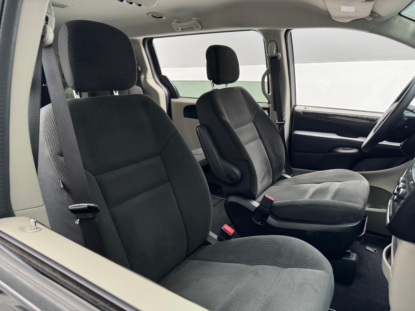 Thumbnail: 2018 Dodge Grand Caravan - 2