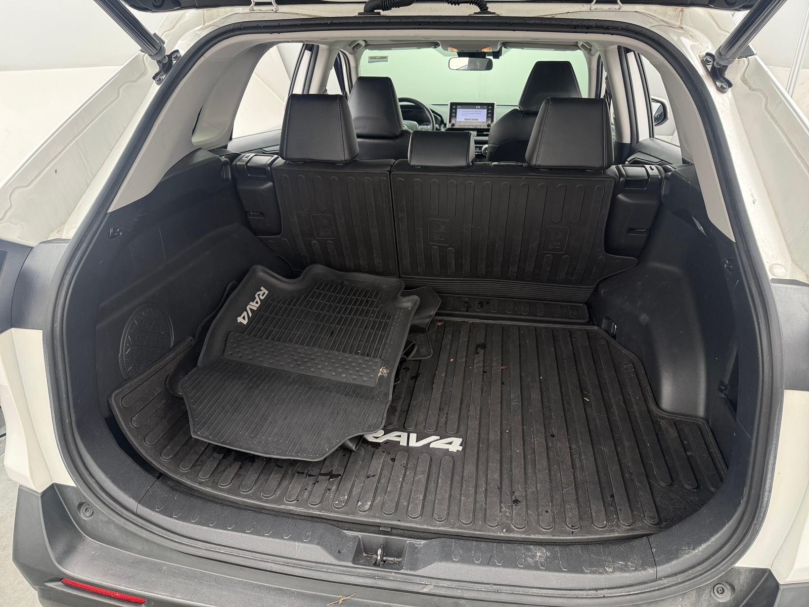 Thumbnail: 2019 Toyota RAV4 - 6