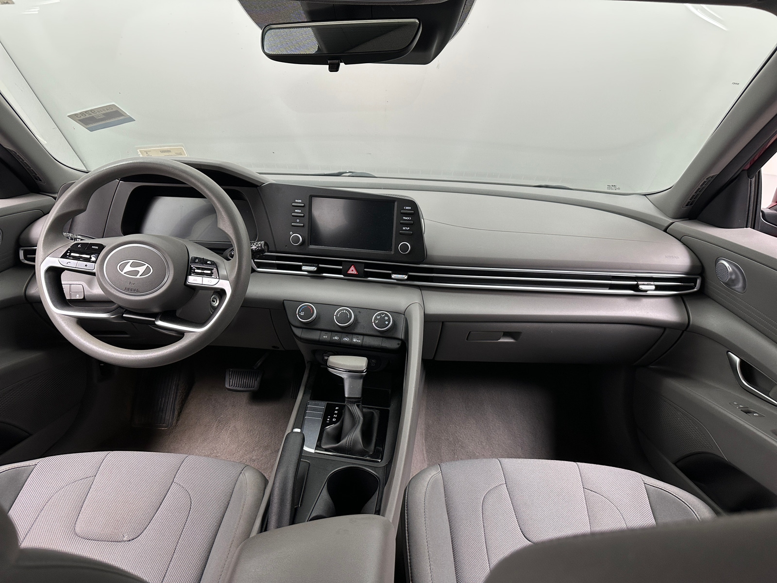 Thumbnail: 2024 Hyundai Elantra - 3