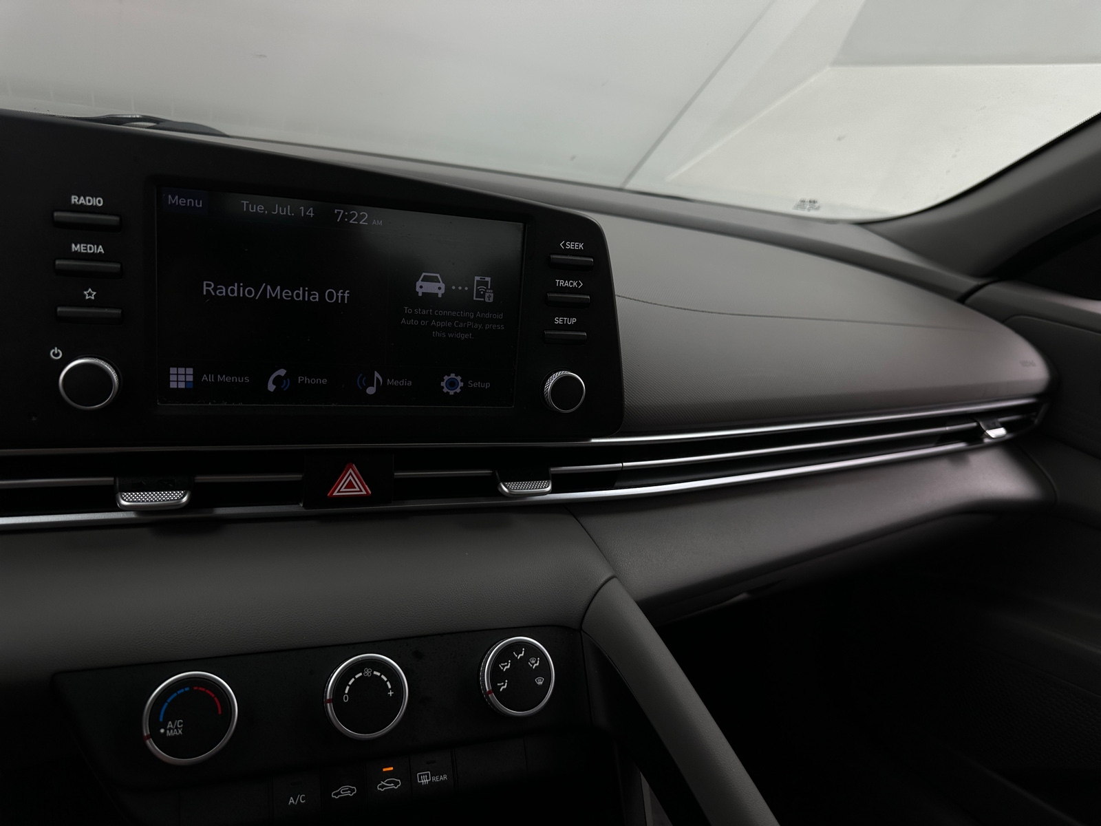 Thumbnail: 2024 Hyundai Elantra - 4