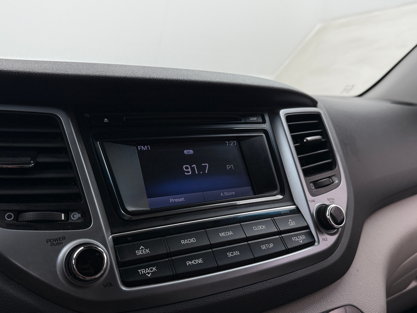 Thumbnail: 2017 Hyundai Tucson - 4