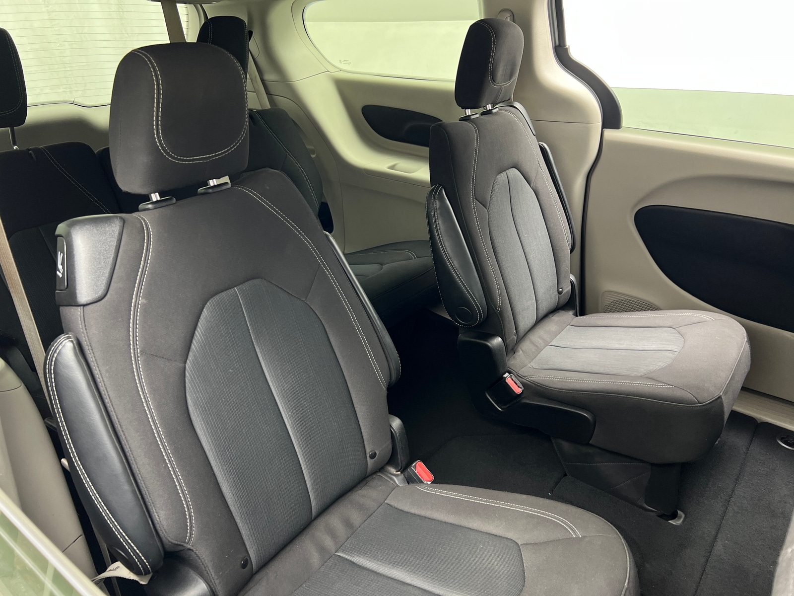 Thumbnail: 2023 Chrysler Voyager - 6