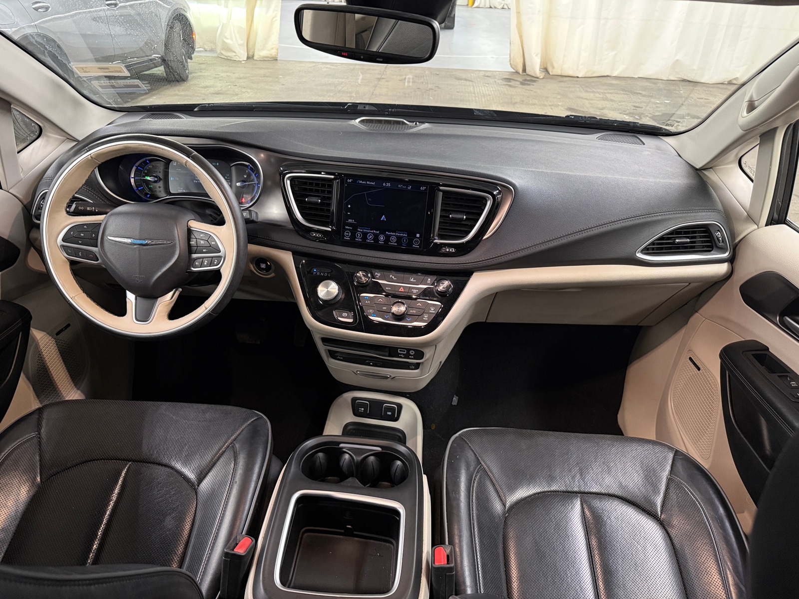 Thumbnail: 2018 Chrysler Pacifica - 2