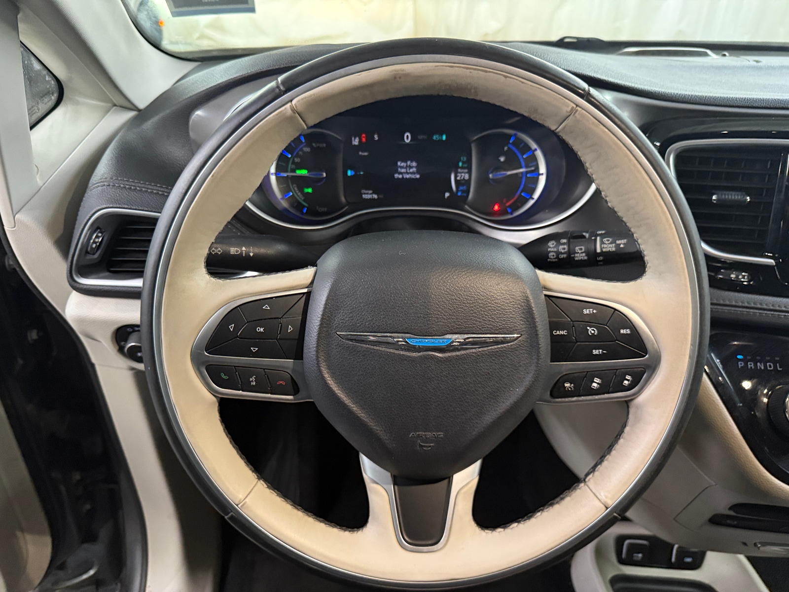 Thumbnail: 2018 Chrysler Pacifica - 4