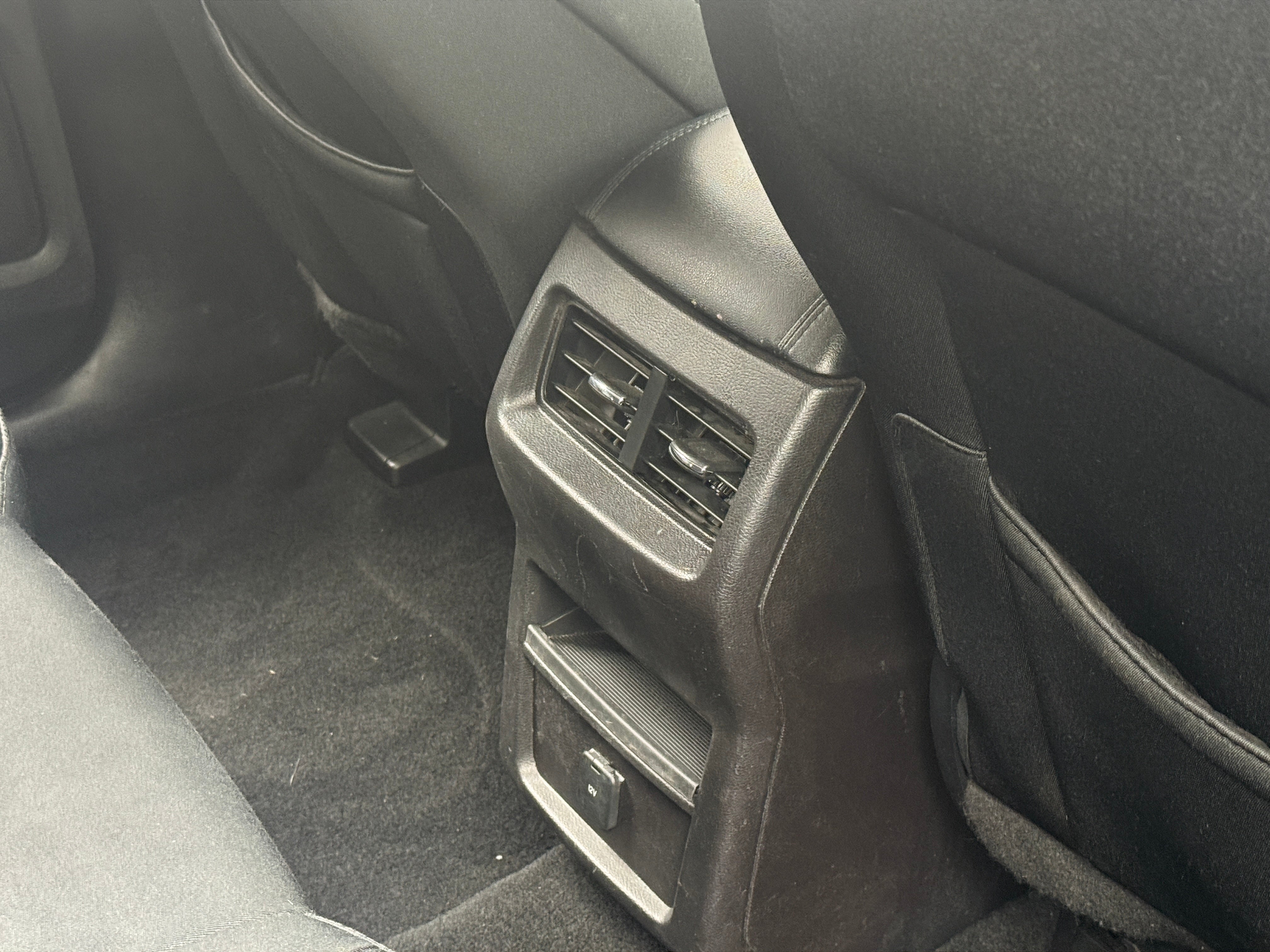 2018 Ford Edge SE - Photo 5