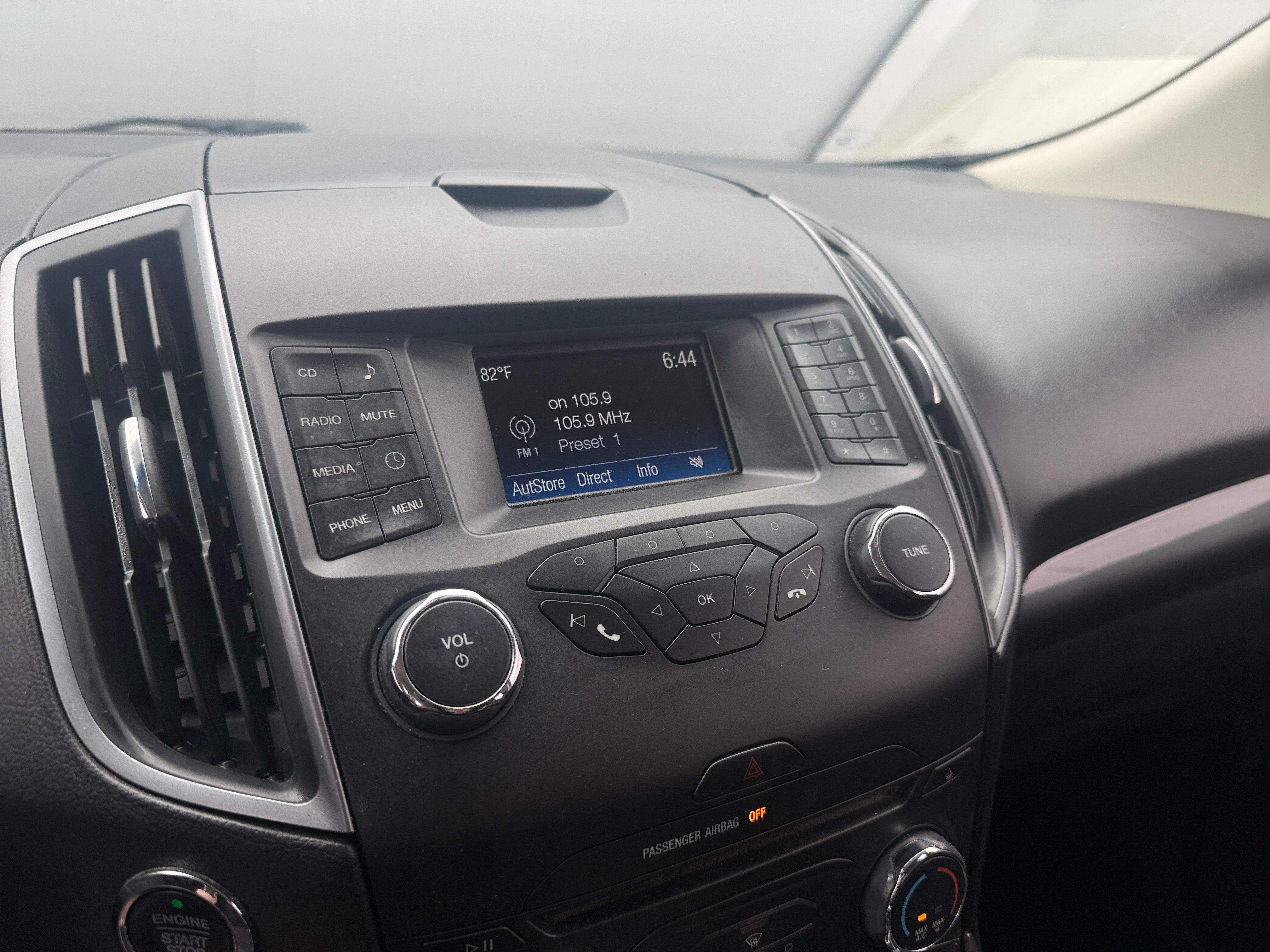 2018 Ford Edge SE - Photo 11