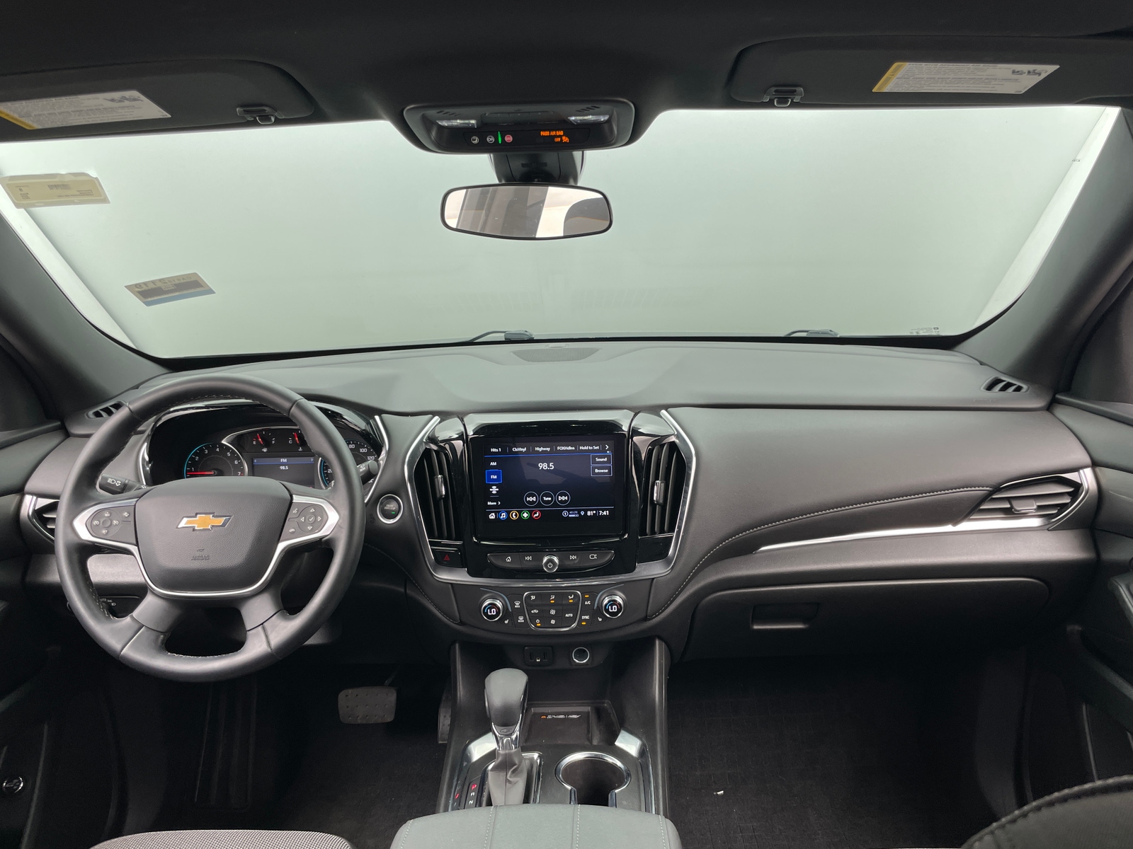 Thumbnail: 2023 Chevrolet Traverse - 3
