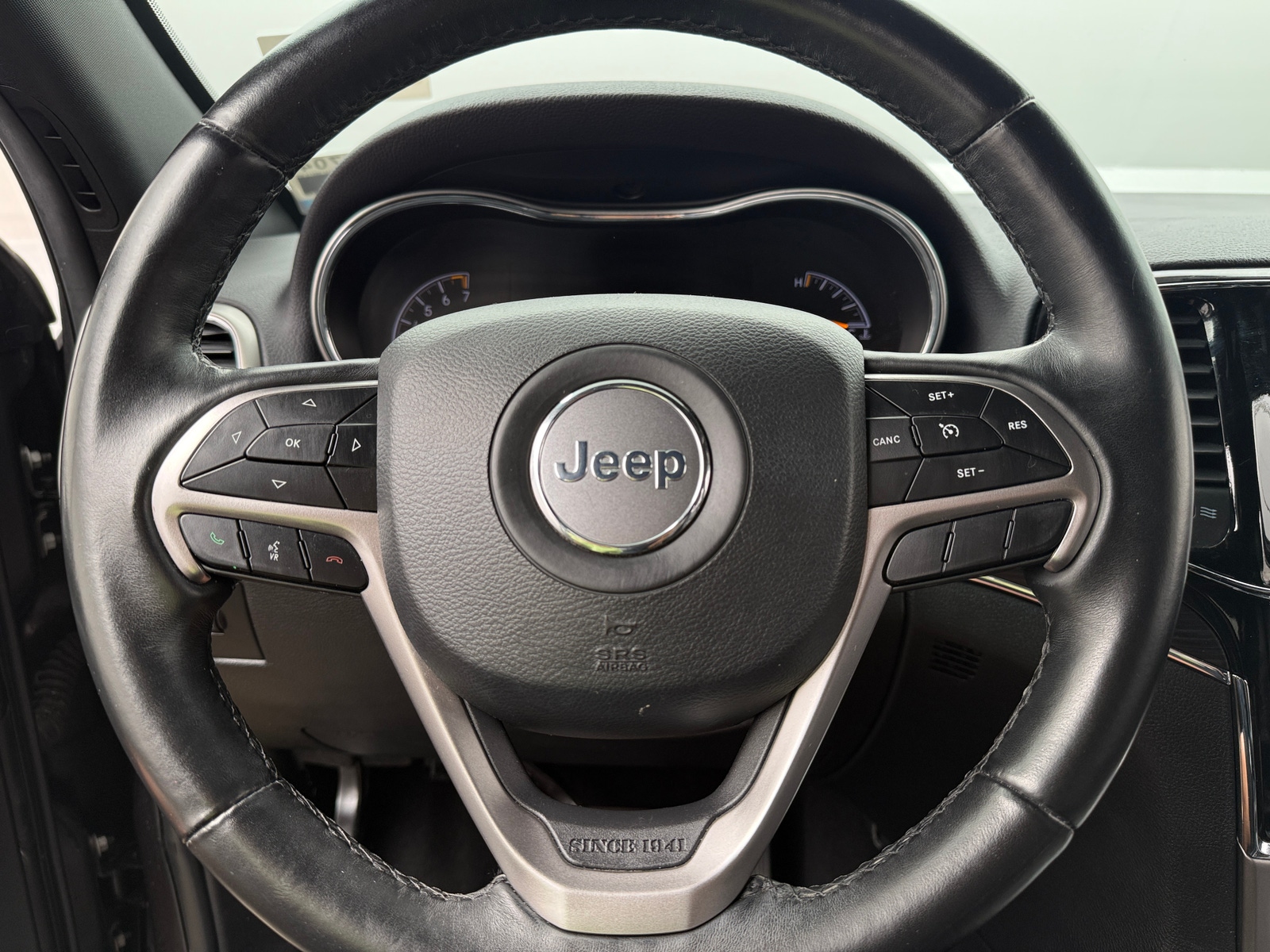 Thumbnail: 2019 Jeep Grand Cherokee - 4