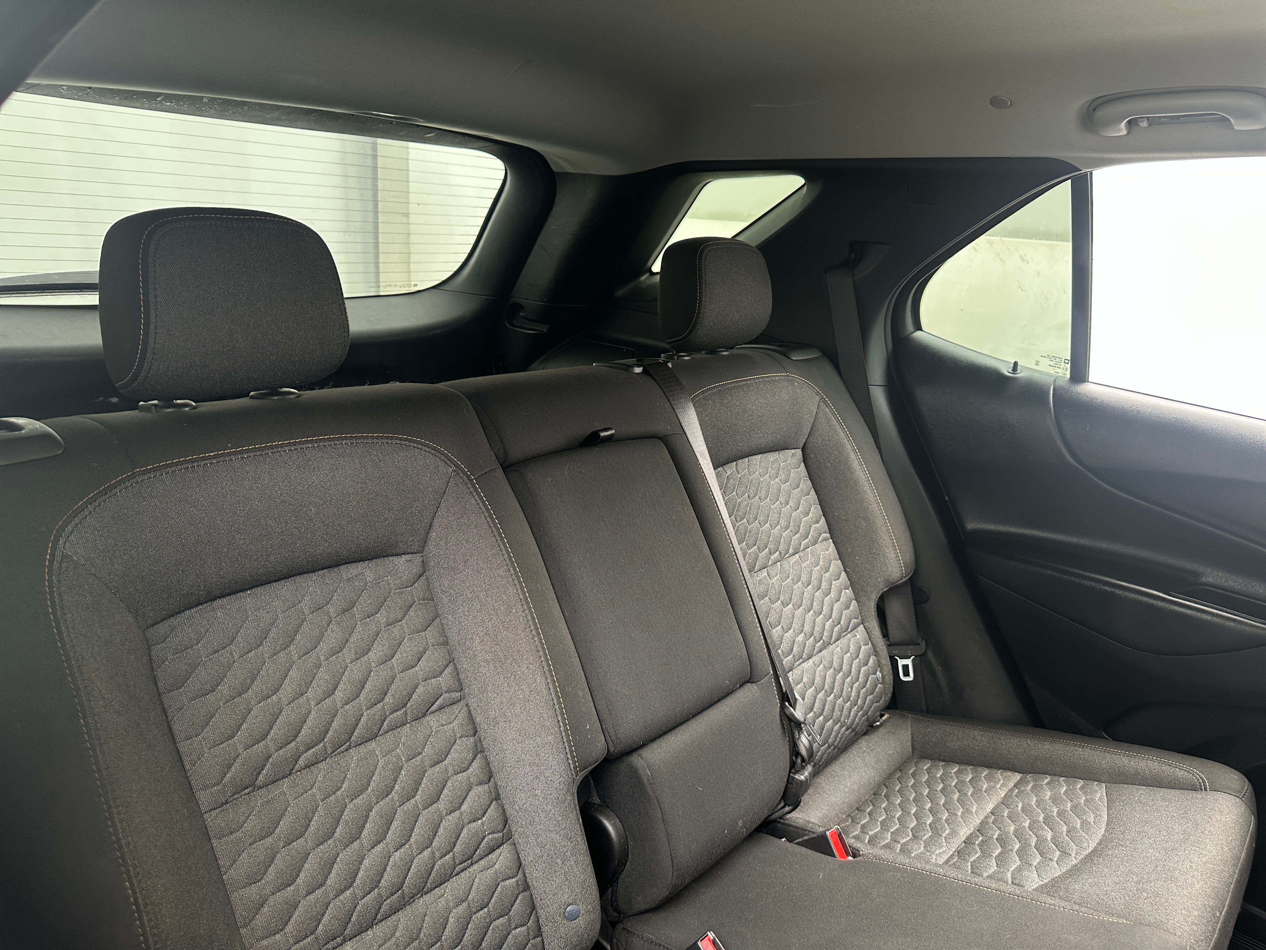 Used 2020 Chevrolet Equinox LT with VIN 2GNAXLEX2L6120280 for sale in Pewaukee, WI
