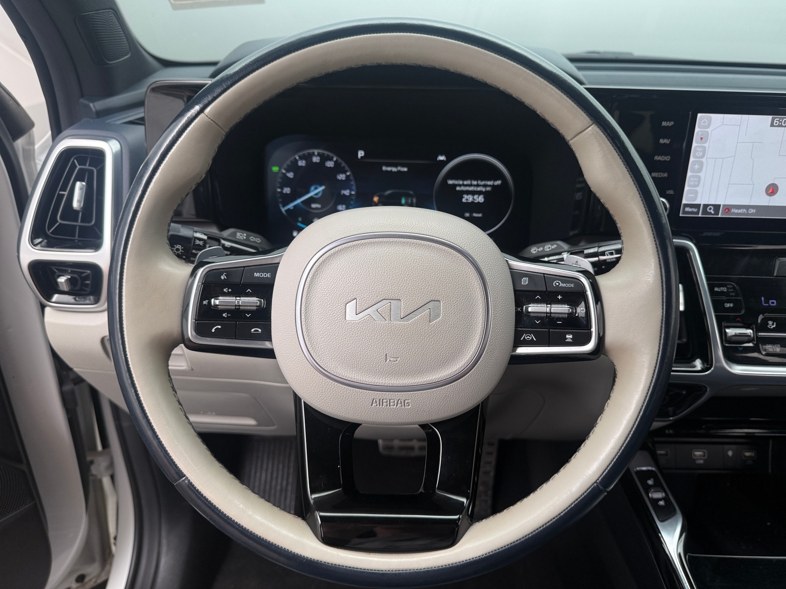 Thumbnail: 2023 Kia Sorento - 4