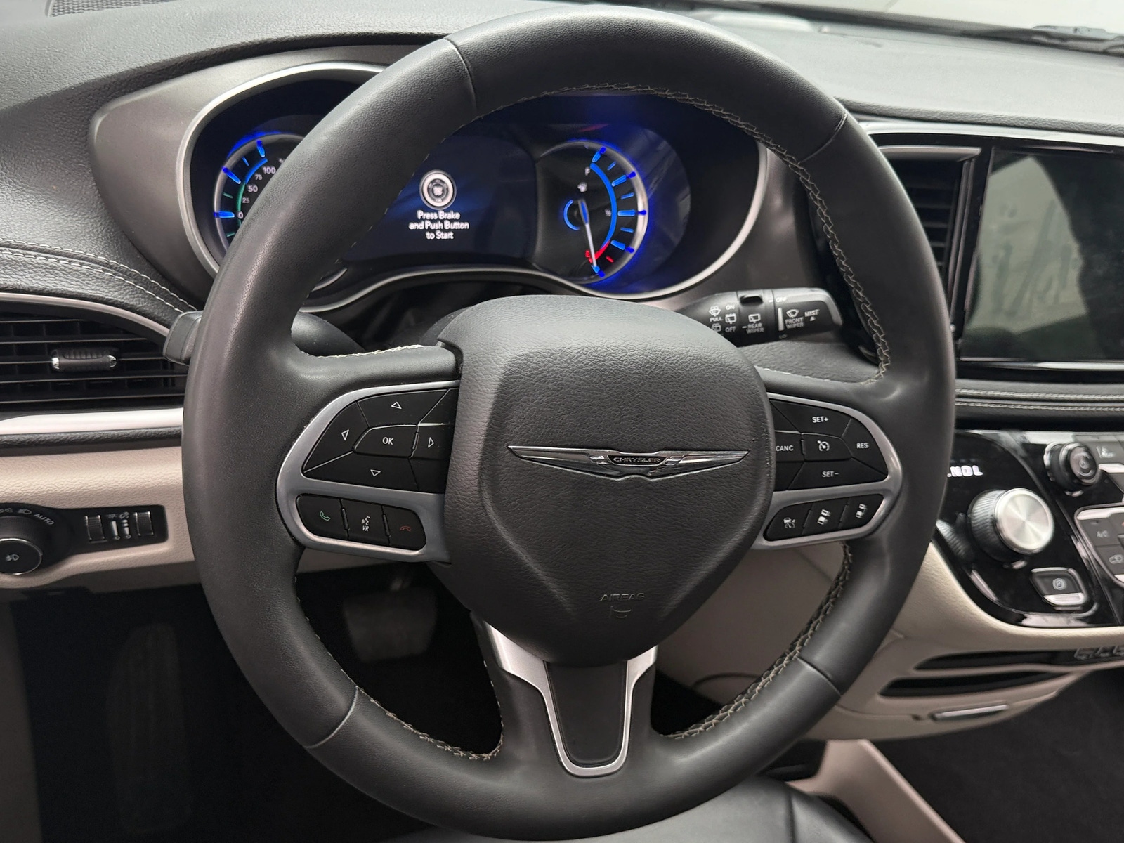 Thumbnail: 2024 Chrysler Pacifica - 4