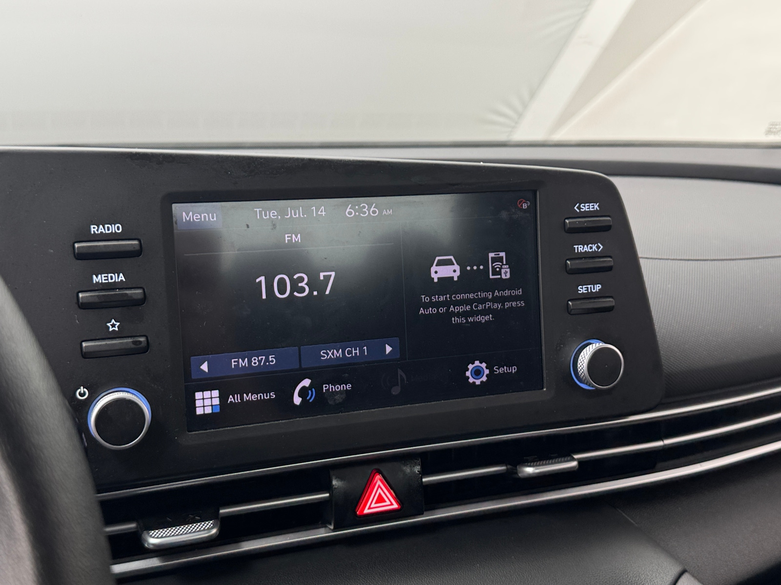 Thumbnail: 2023 Hyundai Elantra - 4