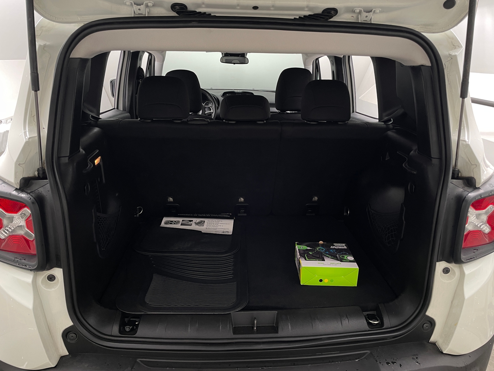 Thumbnail: 2020 Jeep Renegade - 7
