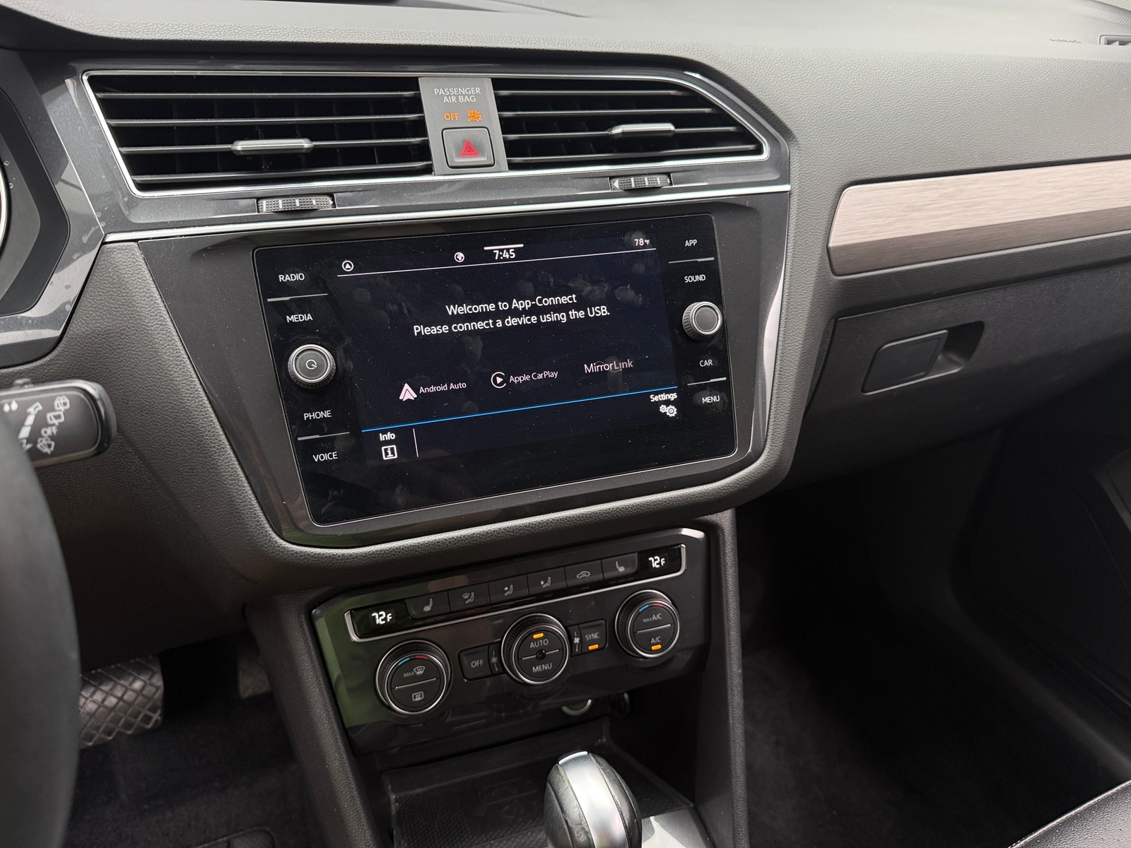 Thumbnail: 2021 Volkswagen Tiguan - 3