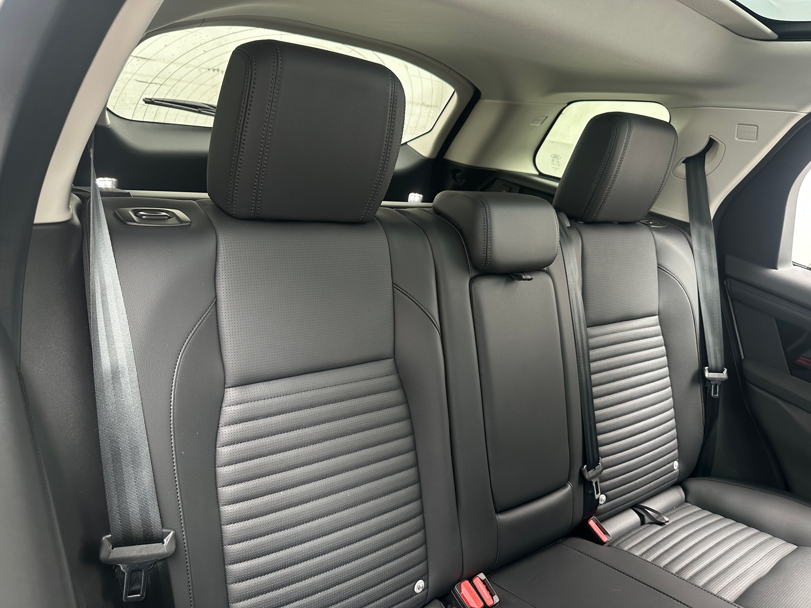 Thumbnail: 2024 Land Rover Discovery Sport - 5