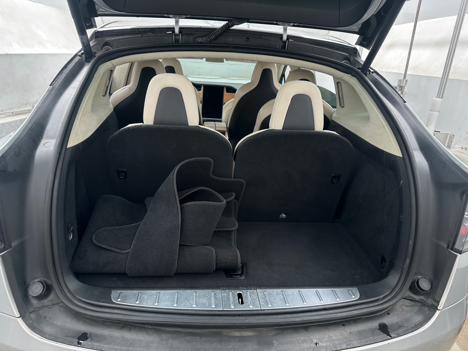 Thumbnail: 2018 Tesla Model X - 6