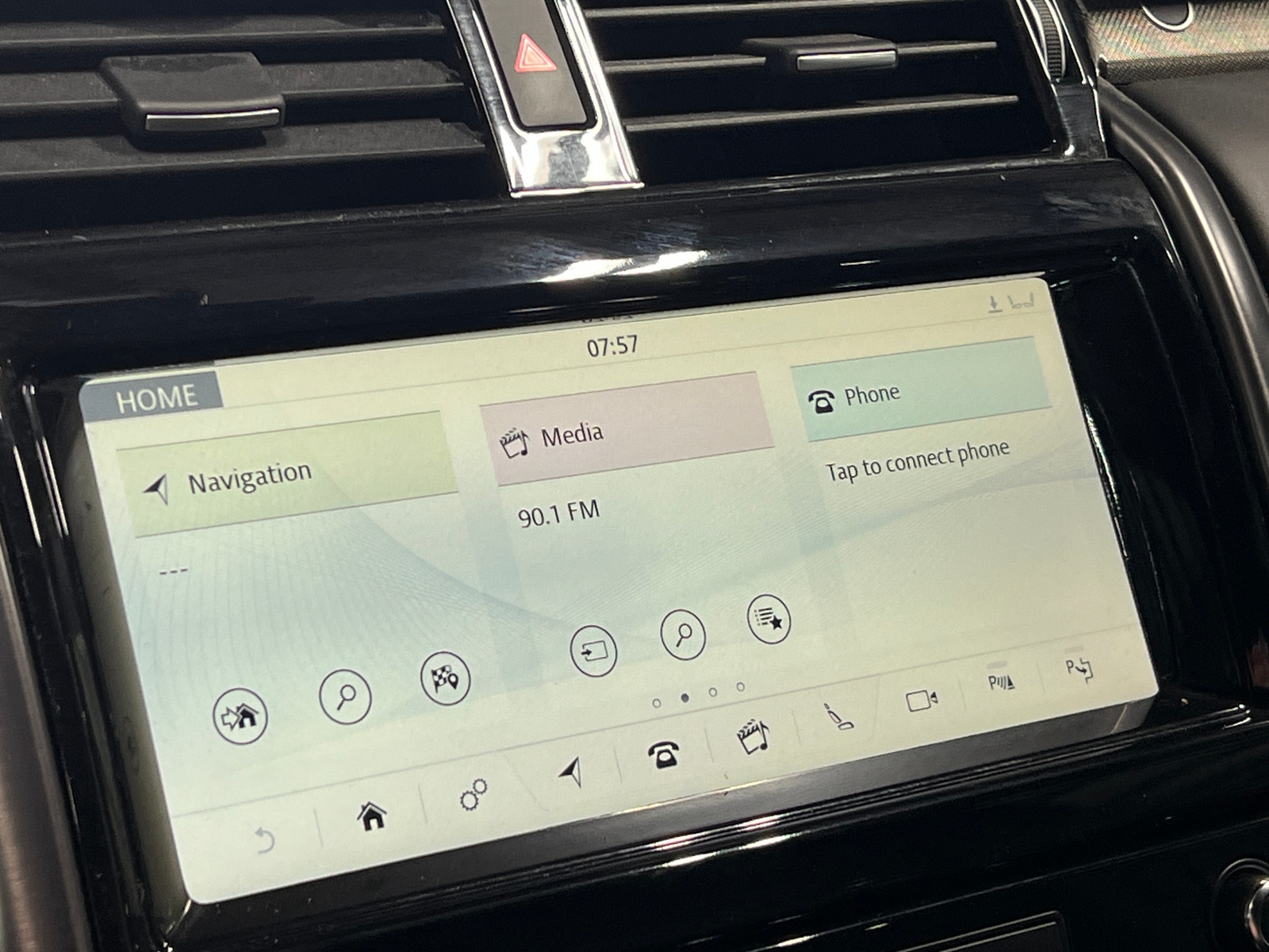 Thumbnail: 2019 Land Rover Discovery - 3
