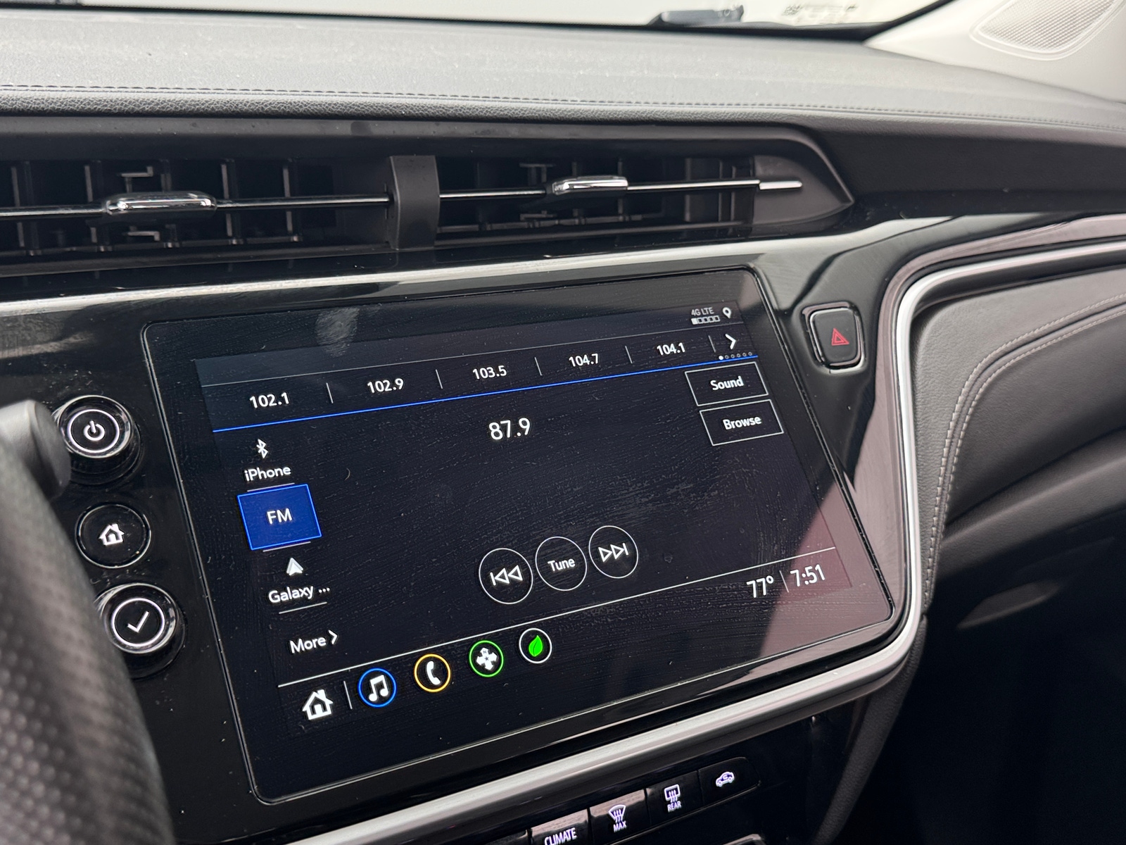 Thumbnail: 2023 Chevrolet Bolt EUV - 4