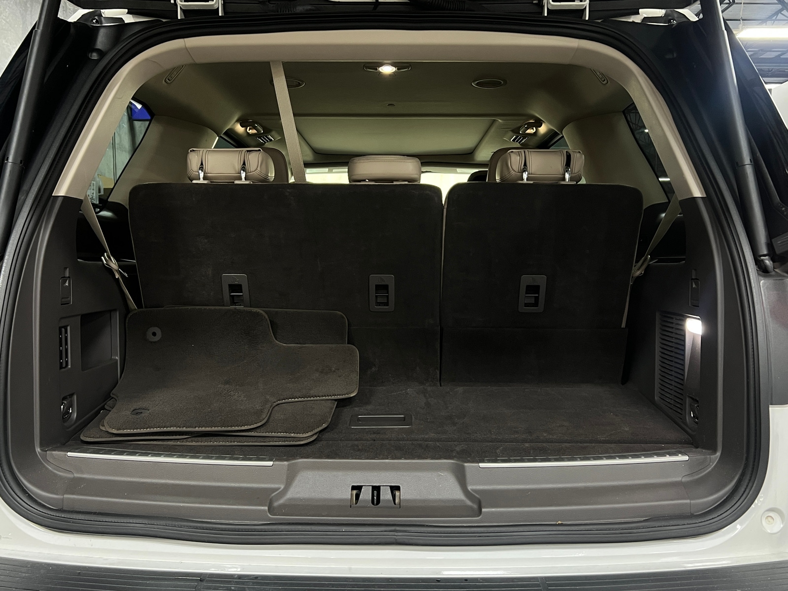 Thumbnail: 2022 Lincoln Navigator - 6