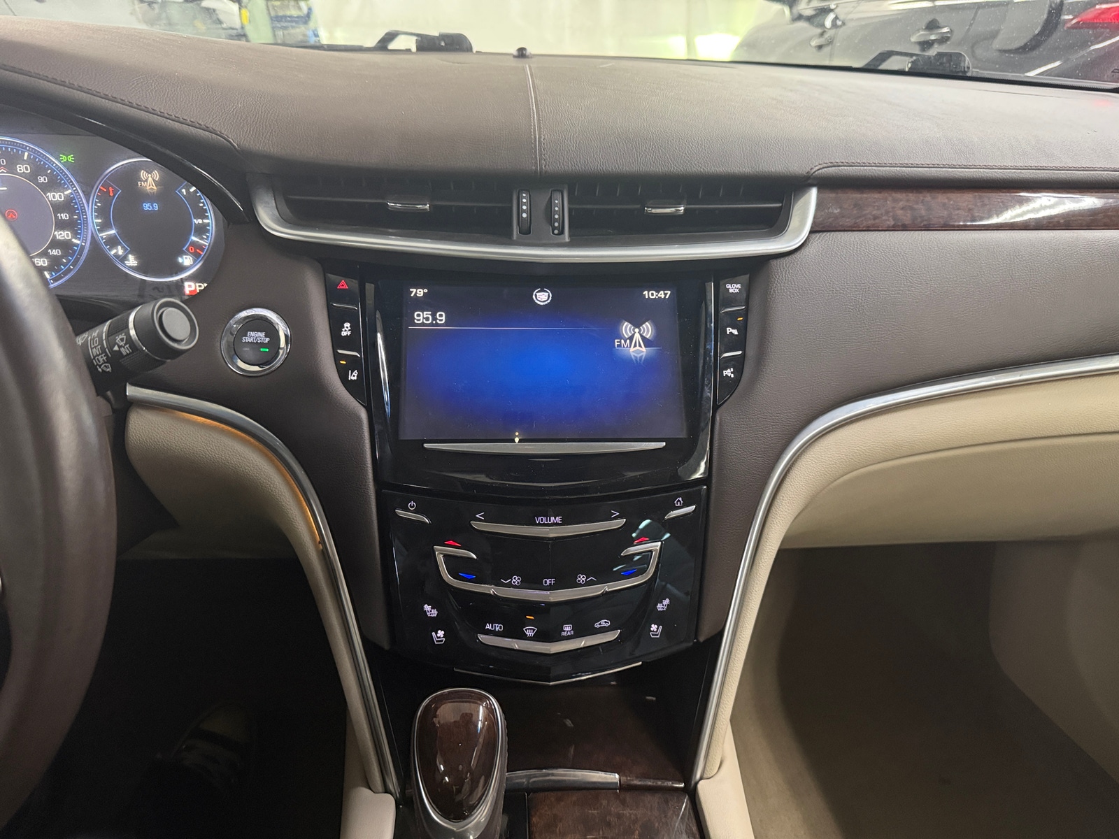 Thumbnail: 2014 Cadillac XTS - 3