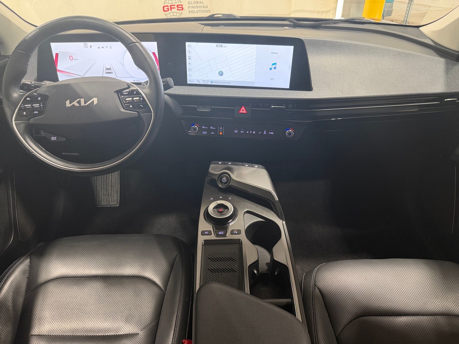 Thumbnail: 2022 Kia EV6 - 2