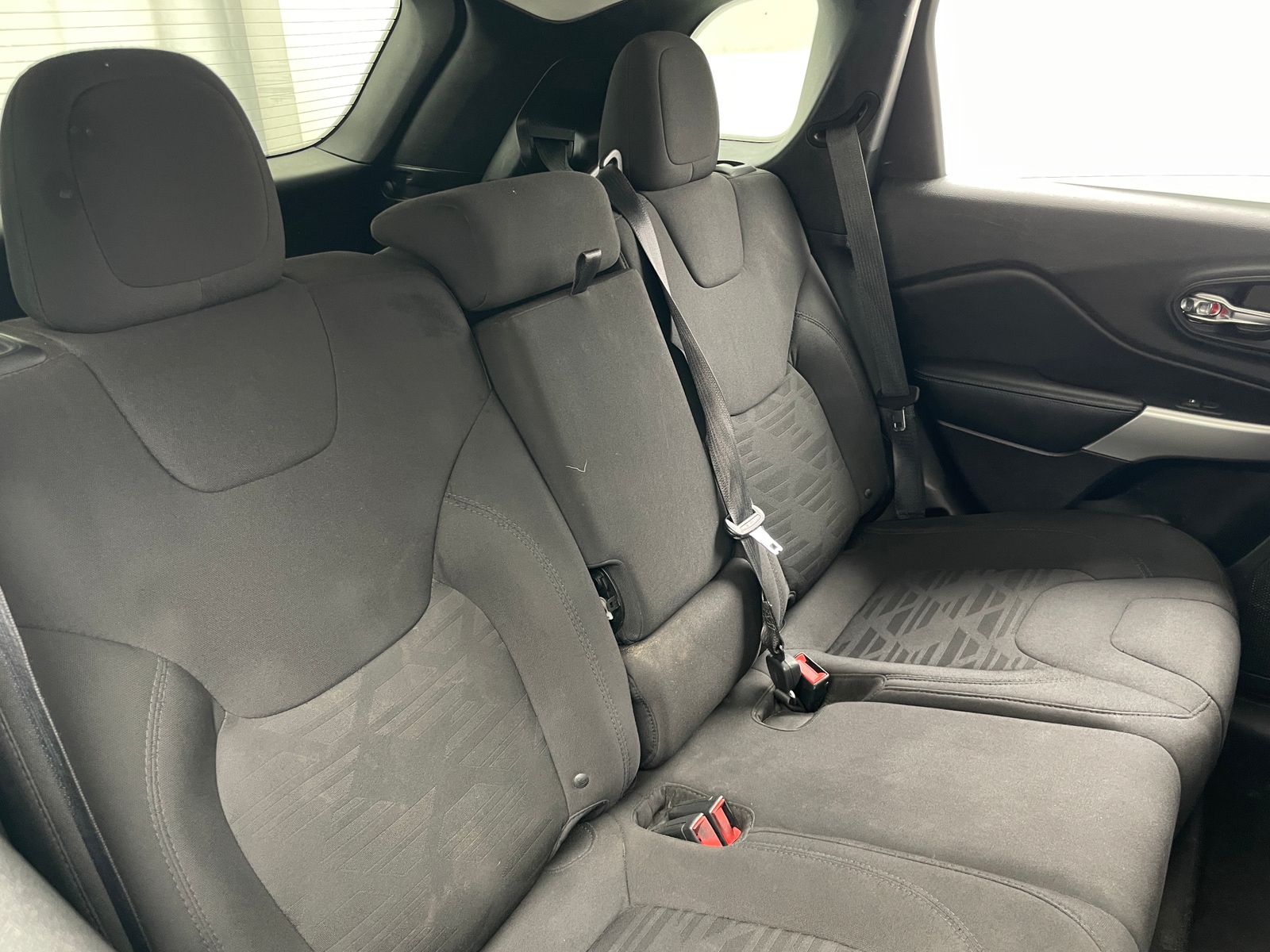 Thumbnail: 2019 Jeep Cherokee - 6