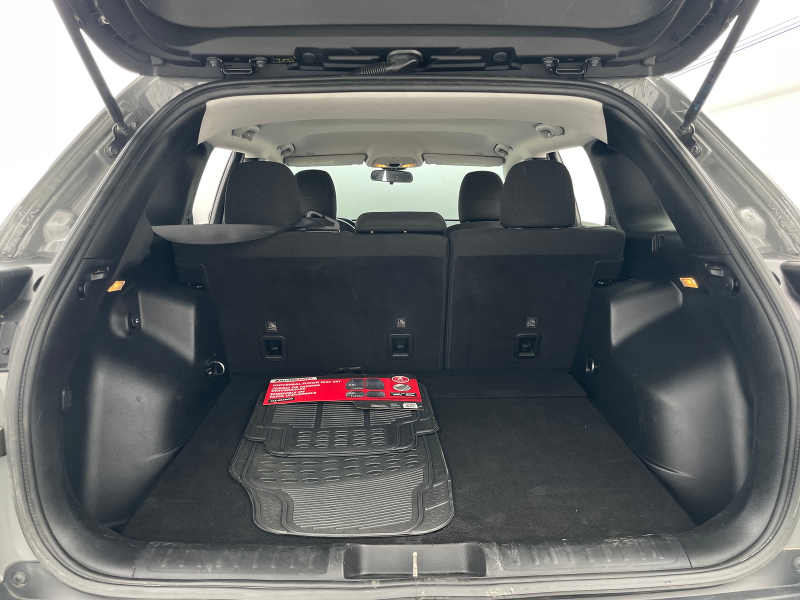 Thumbnail: 2019 Jeep Cherokee - 7