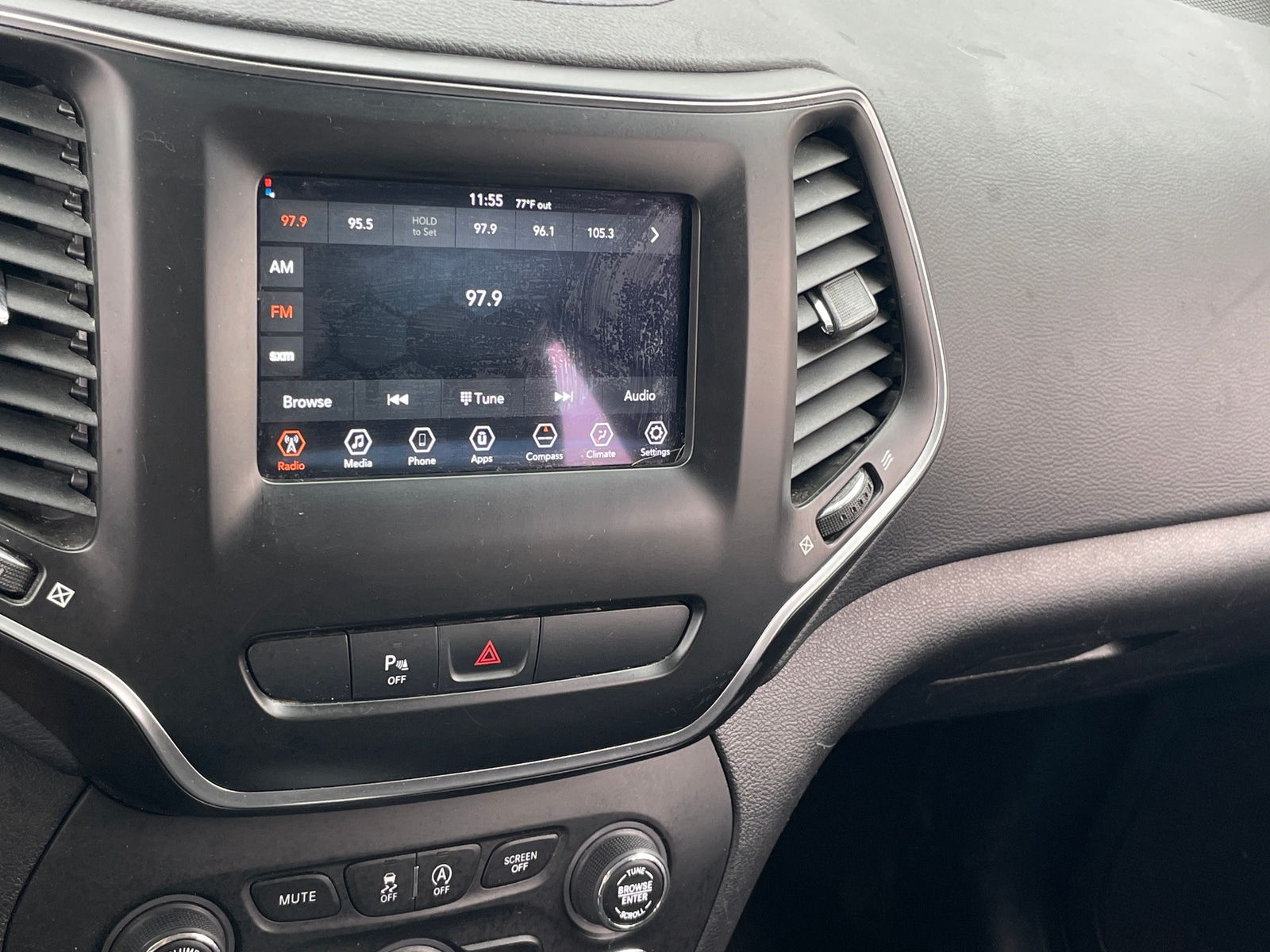 Thumbnail: 2019 Jeep Cherokee - 4