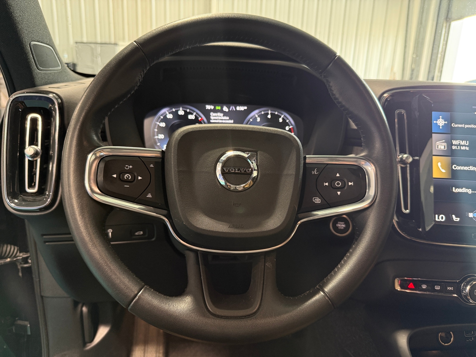 Thumbnail: 2021 Volvo XC40 - 4