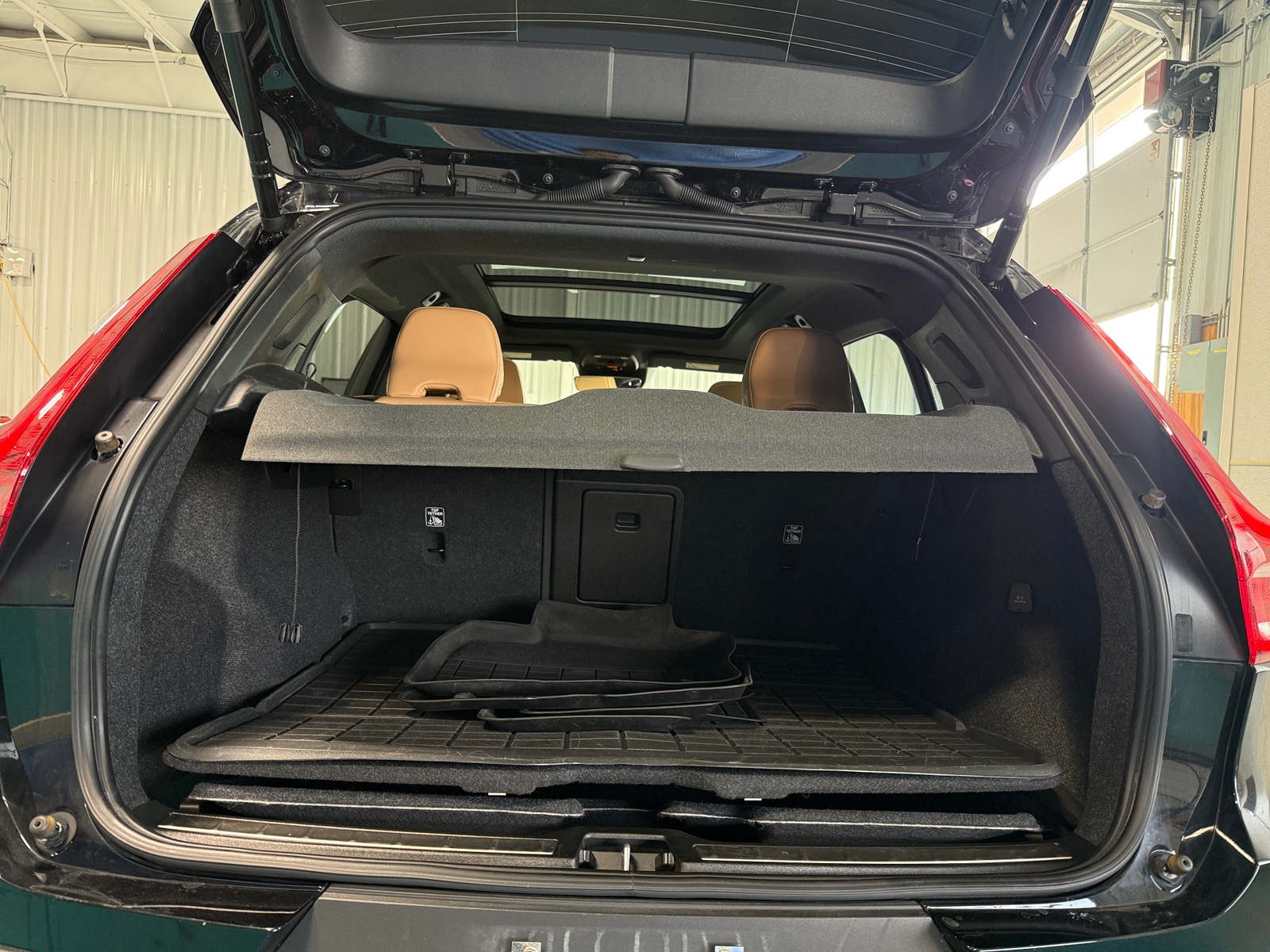 Thumbnail: 2021 Volvo XC40 - 6