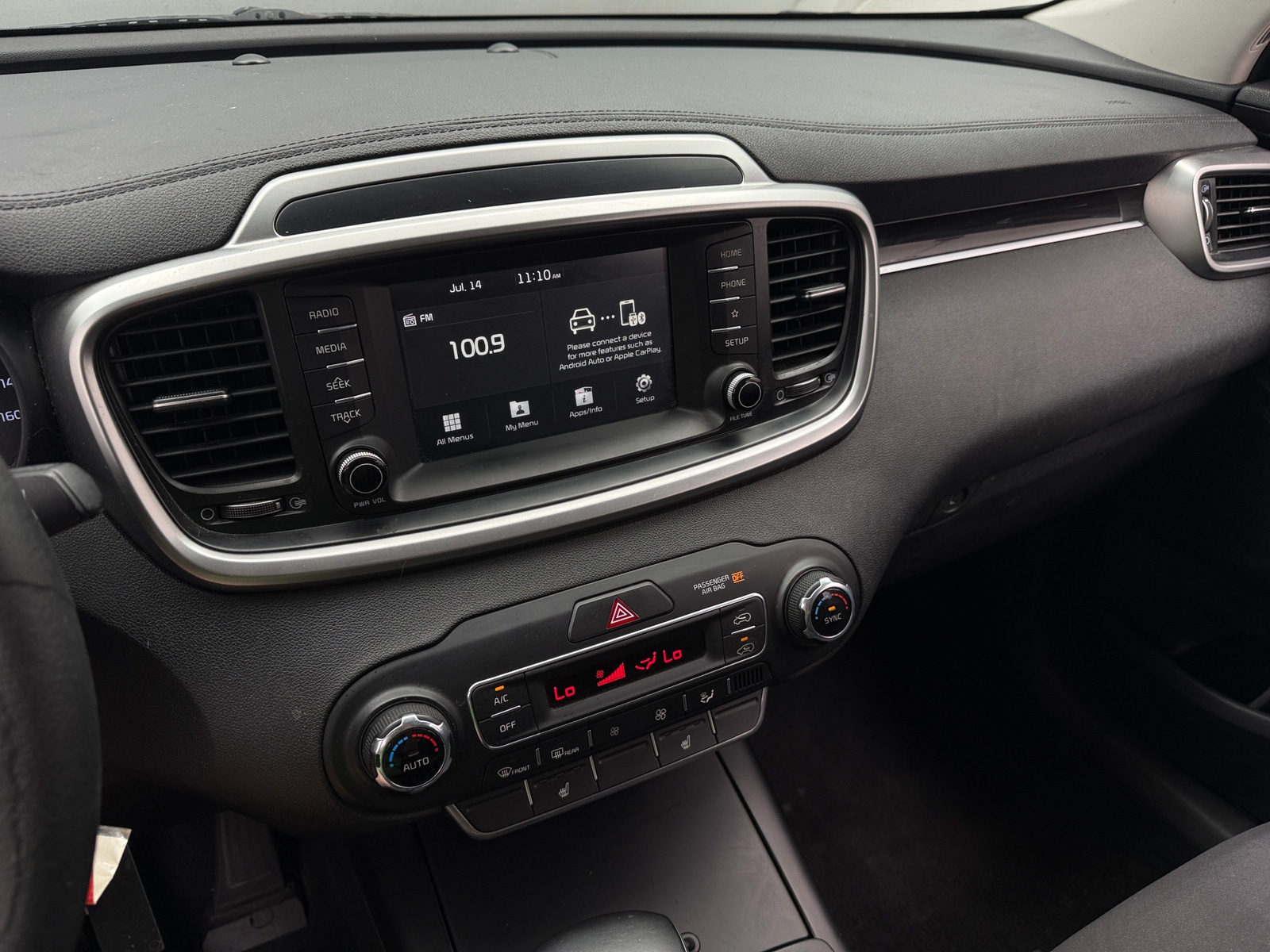 Thumbnail: 2020 Kia Sorento - 4