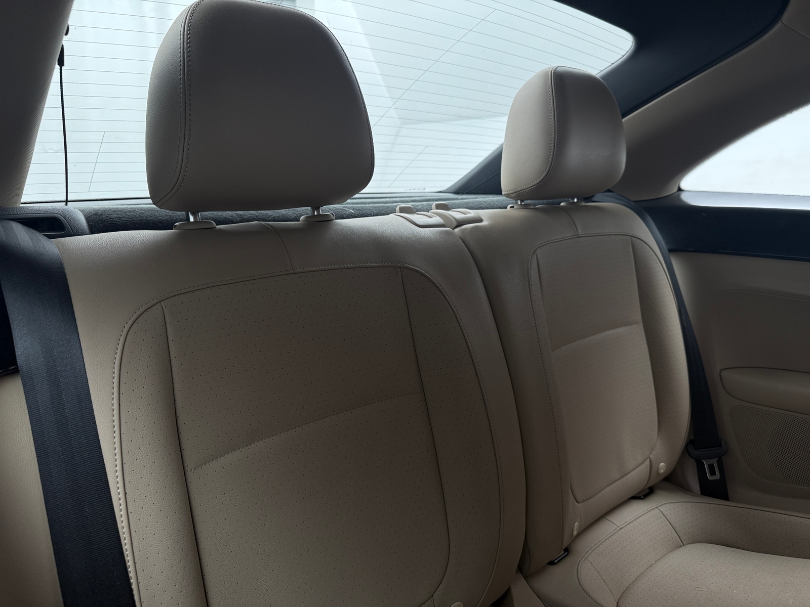 Thumbnail: 2015 Volkswagen Beetle - 5