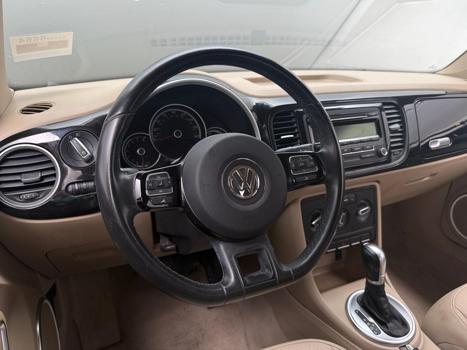 Thumbnail: 2015 Volkswagen Beetle - 4