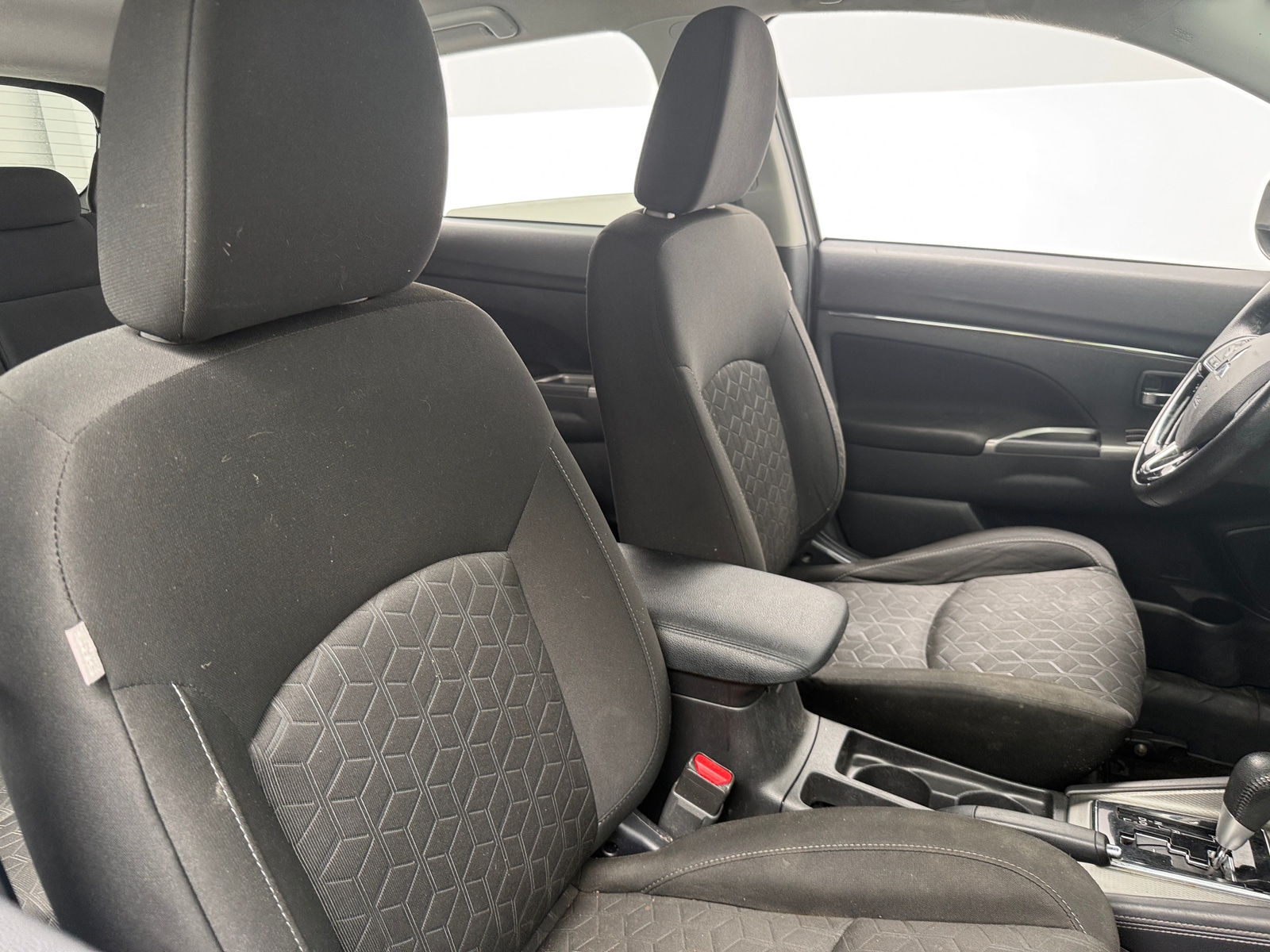 Thumbnail: 2020 Mitsubishi Outlander Sport - 2
